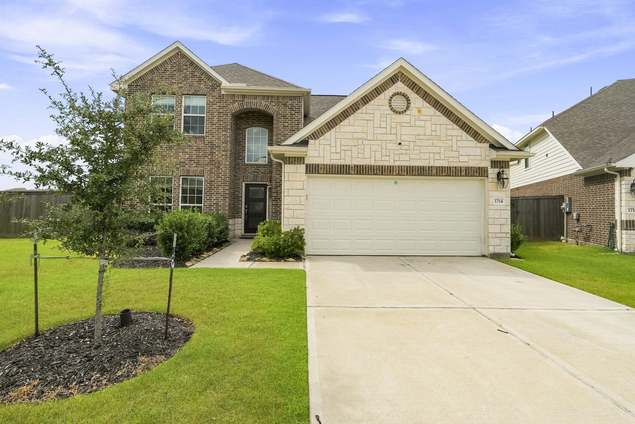 1714 Green Willow Court Property Photo 1