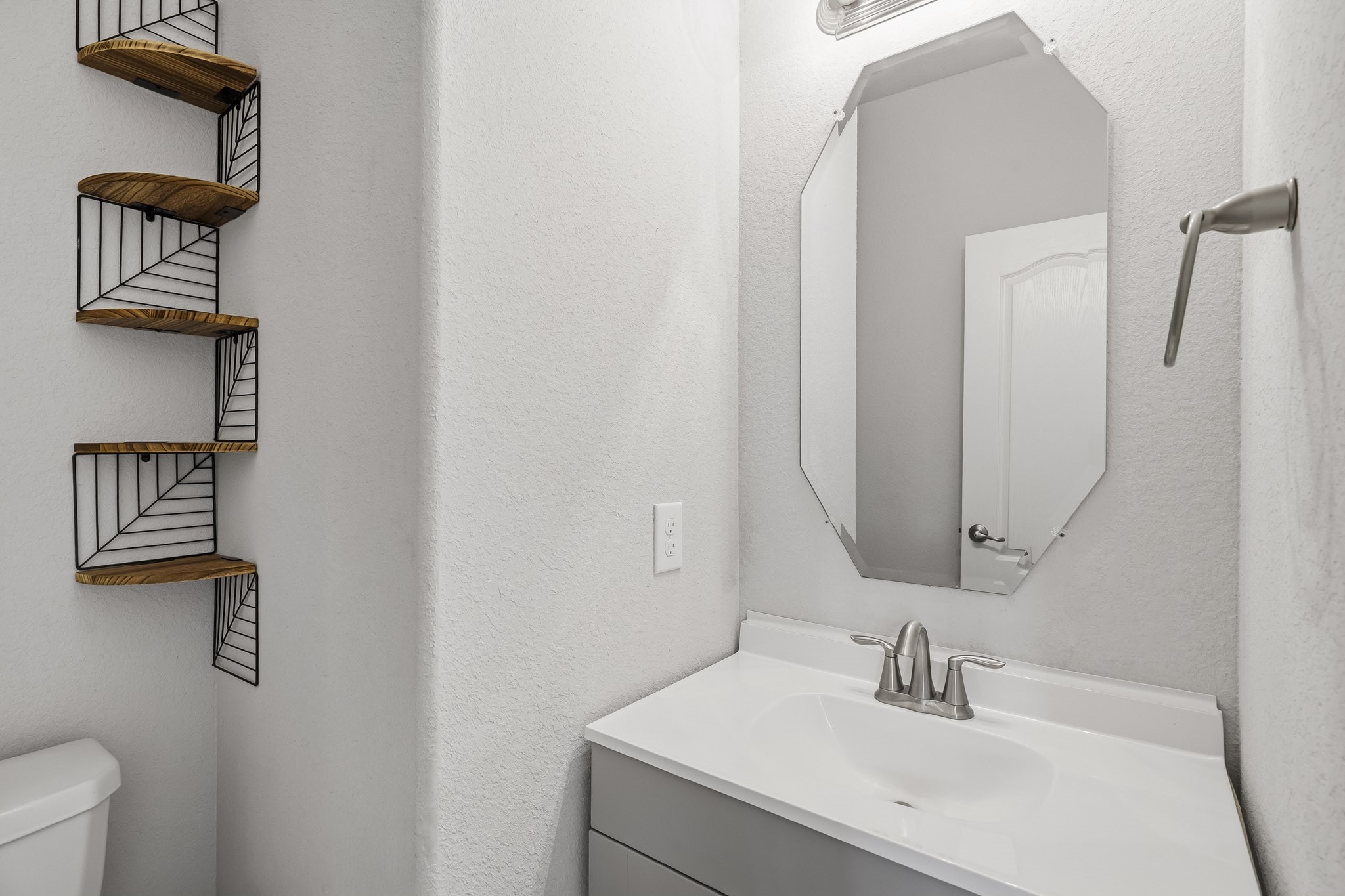 1714 Green Willow Court Property Photo 16