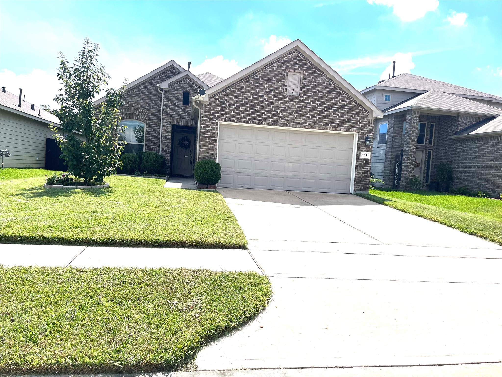 16534 Twinwalker Drive Property Photo 1