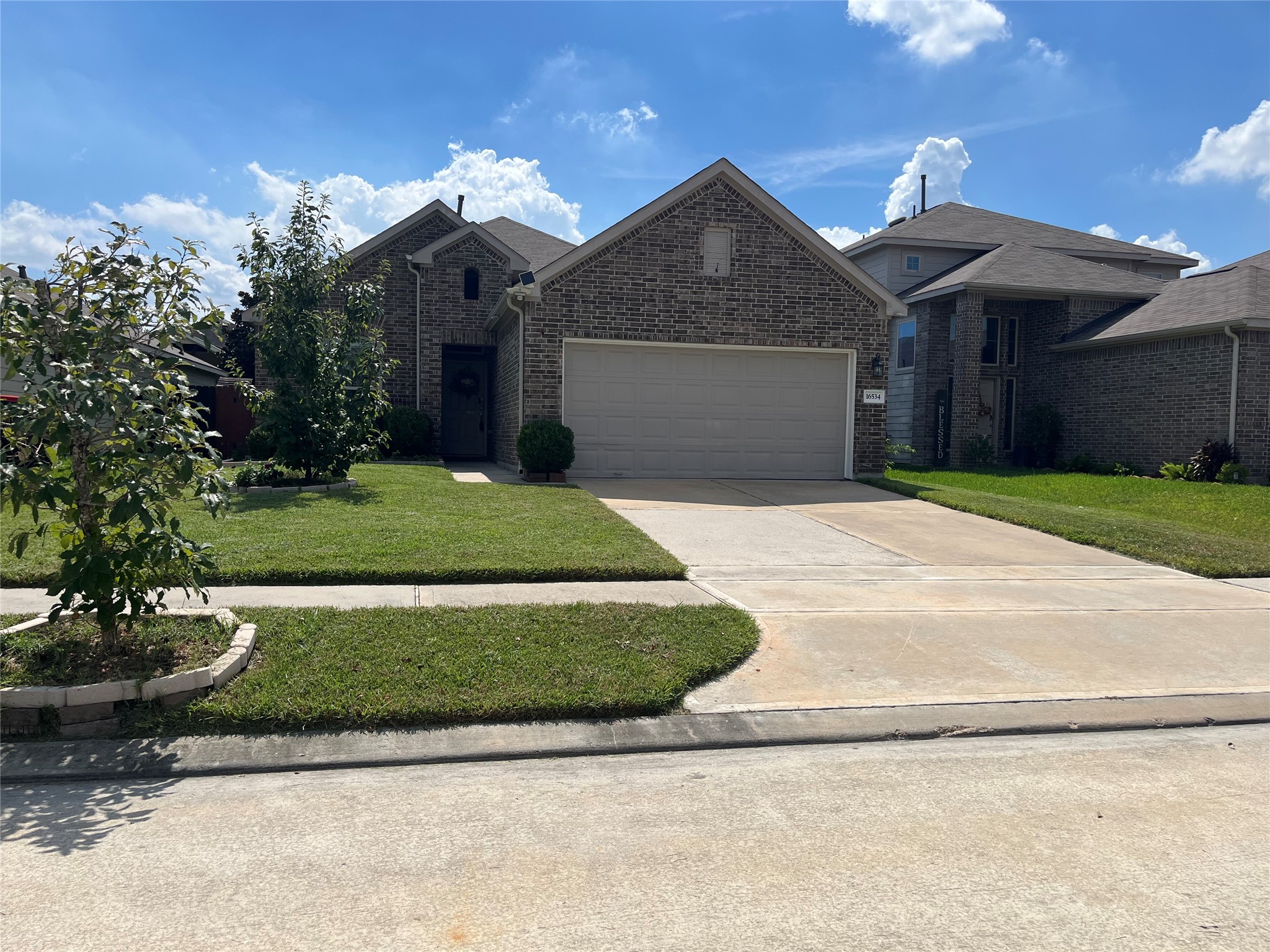 16534 Twinwalker Drive Property Photo 2
