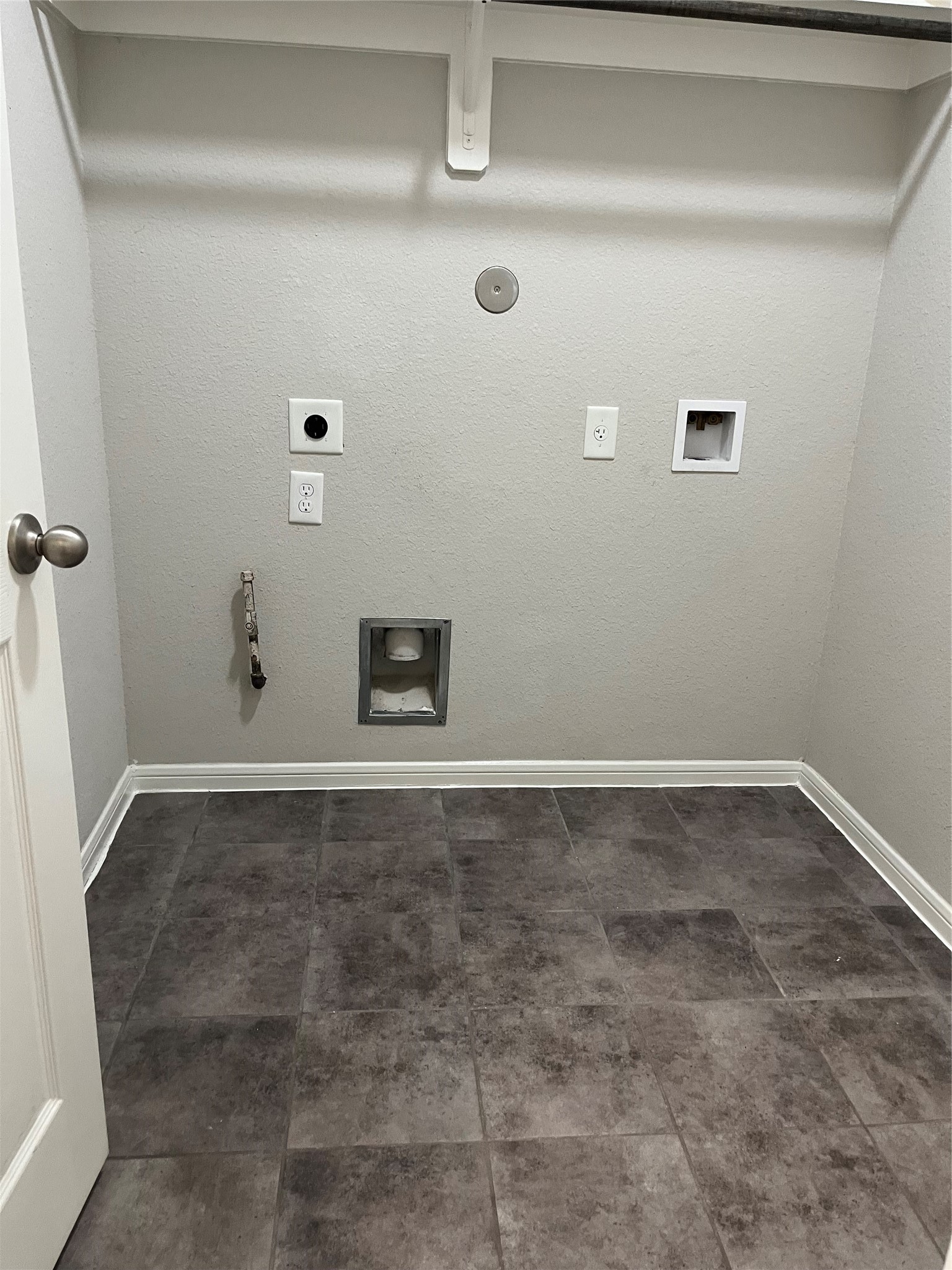 16534 Twinwalker Drive Property Photo 18