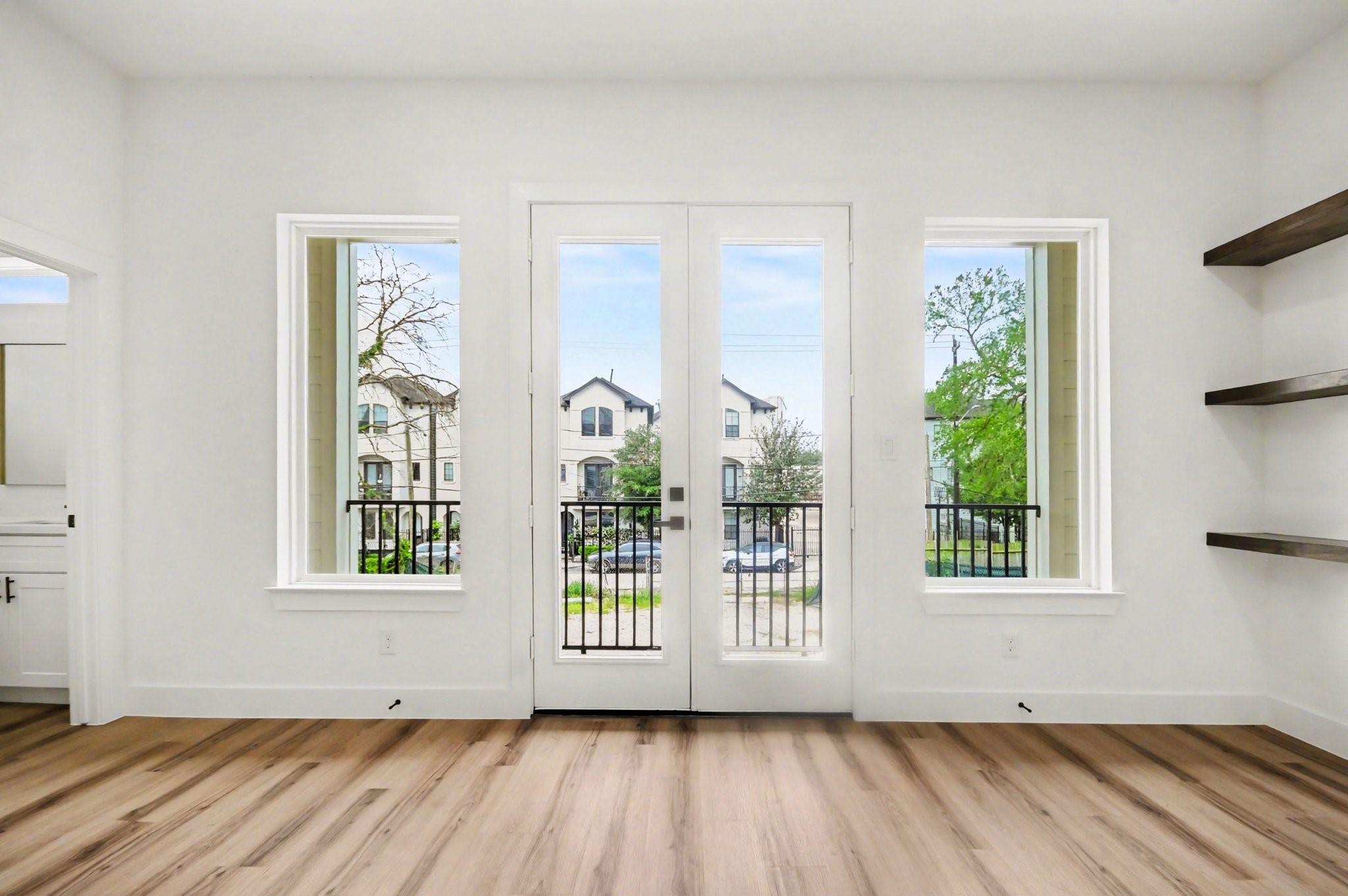 123 Milby Street Property Photo 5