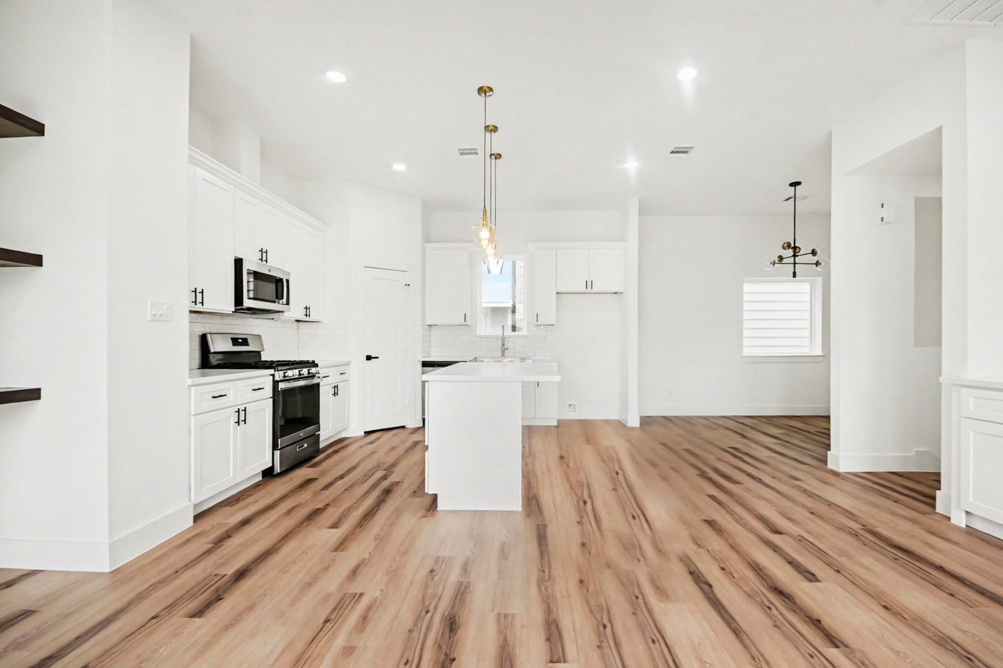 123 Milby Street Property Photo 7