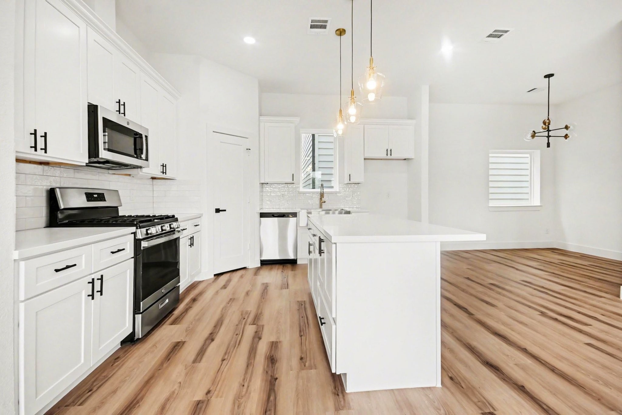 123 Milby Street Property Photo 9