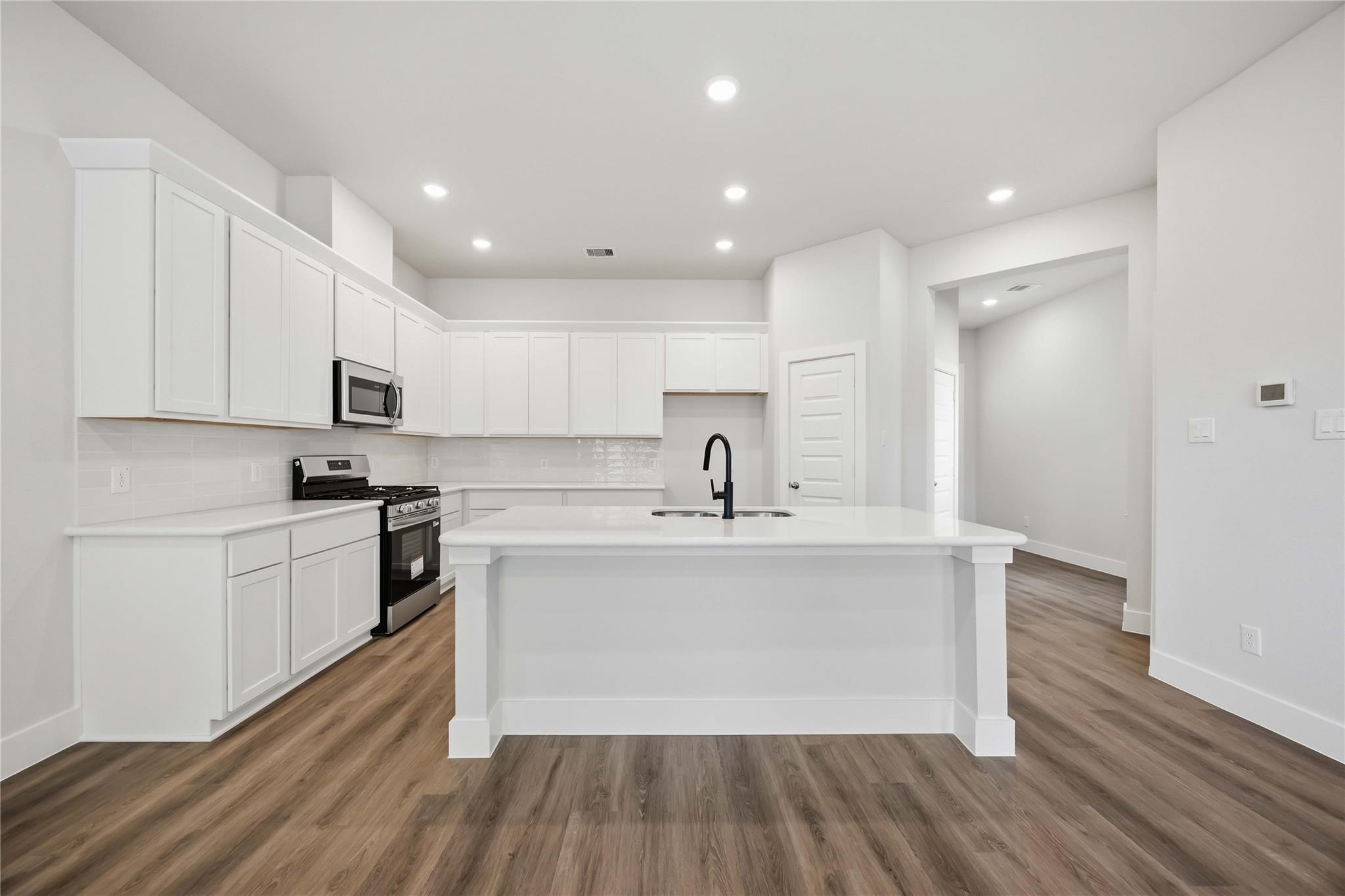 13403 Sun Cay Drive, Houston Tx 77047 Property Photo 6