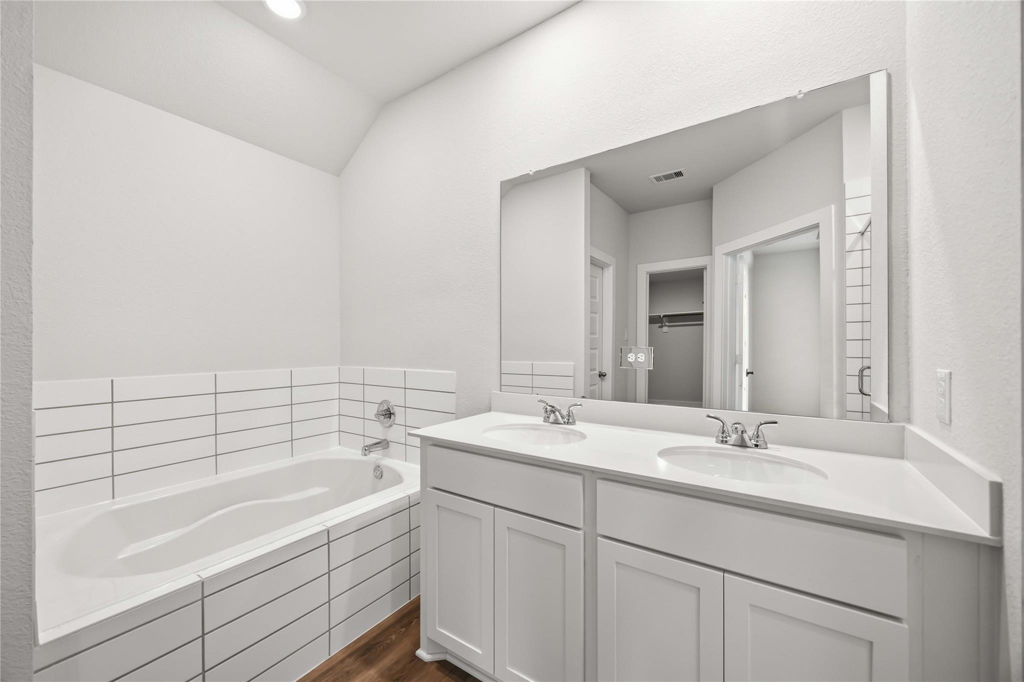 13403 Sun Cay Drive Property Photo 11