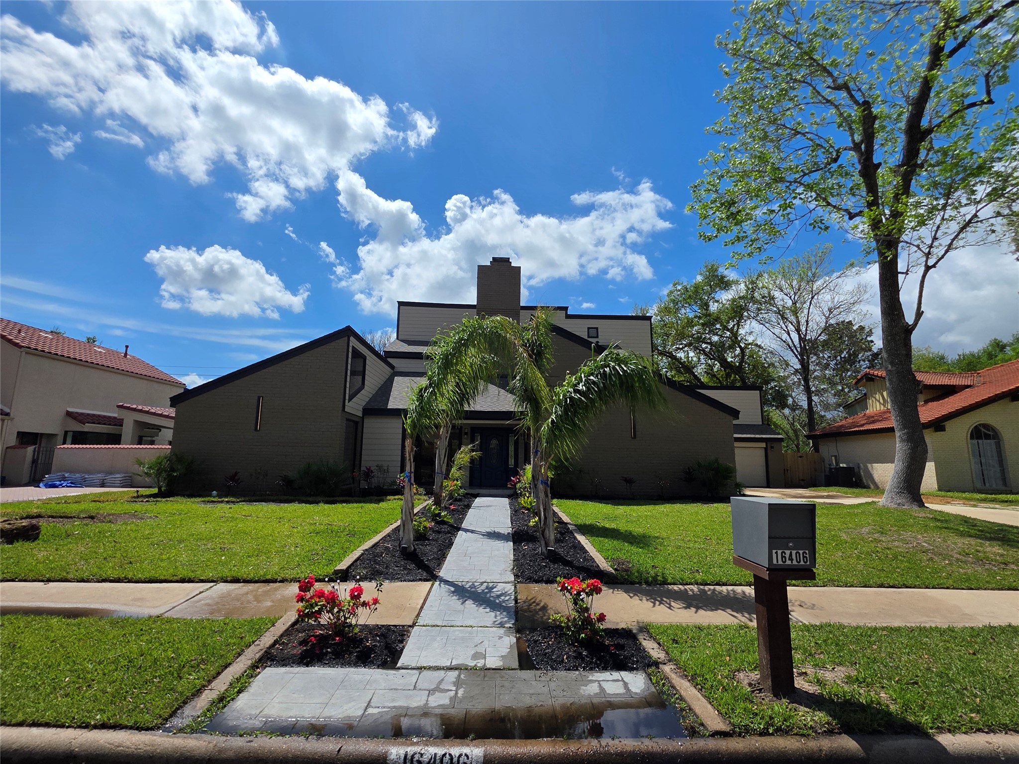 16406 Brook Forest Drive Property Photo 1