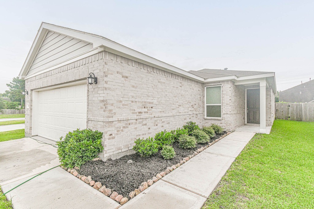 20912 Sheffield Park Drive Property Photo 3