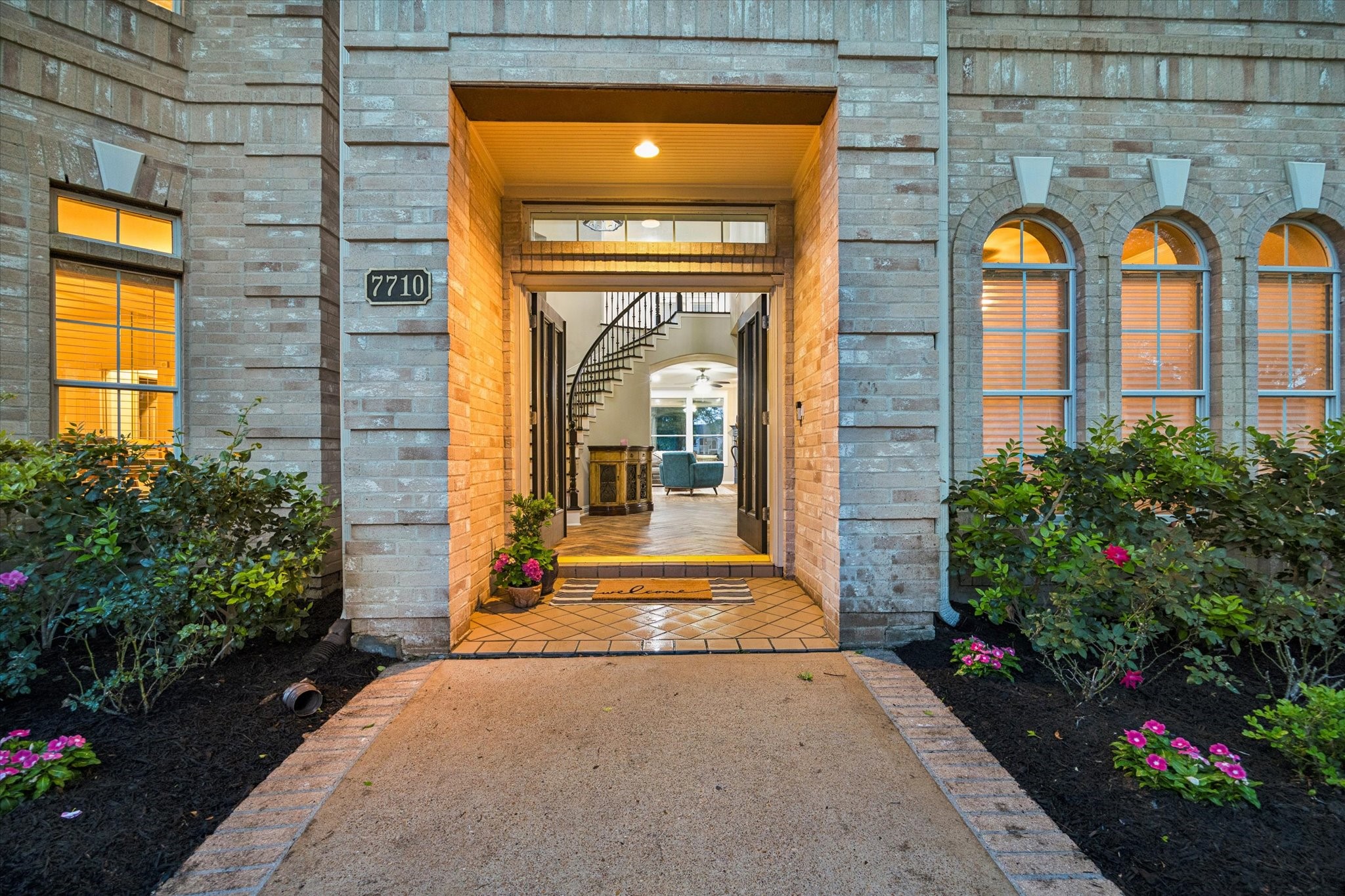 7710 Stone Arbor Drive Property Photo 3