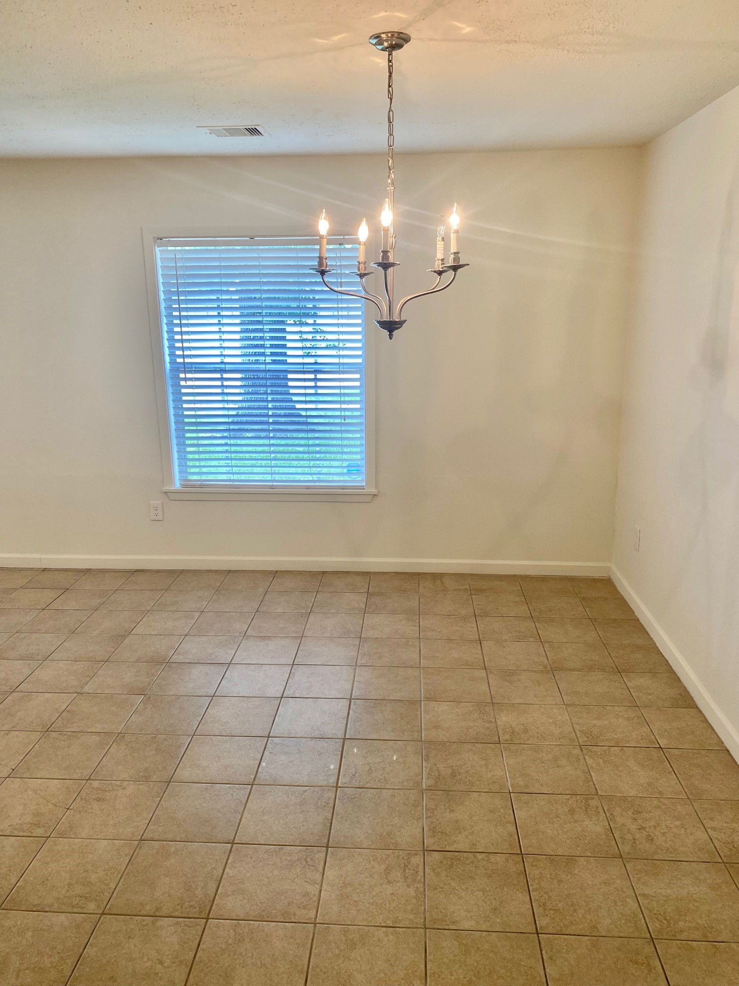 512 Wilmington Drive Property Photo 5