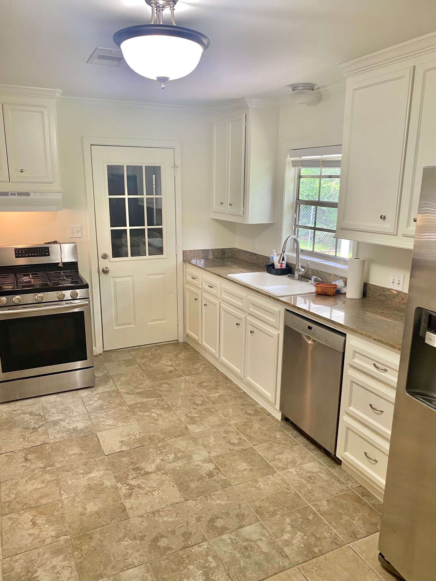 512 Wilmington Drive Property Photo 6