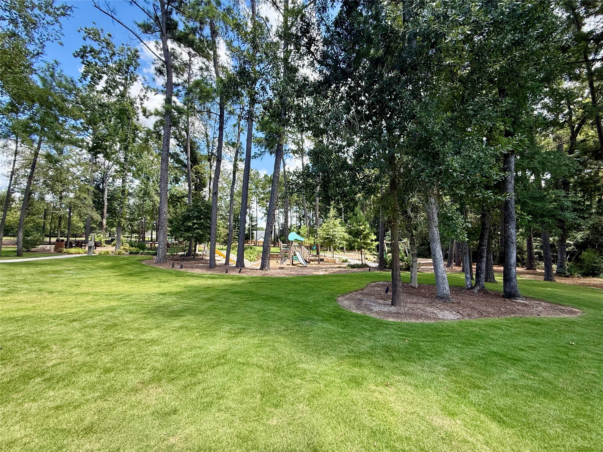 626 Bronze Bristol Street Property Photo 45