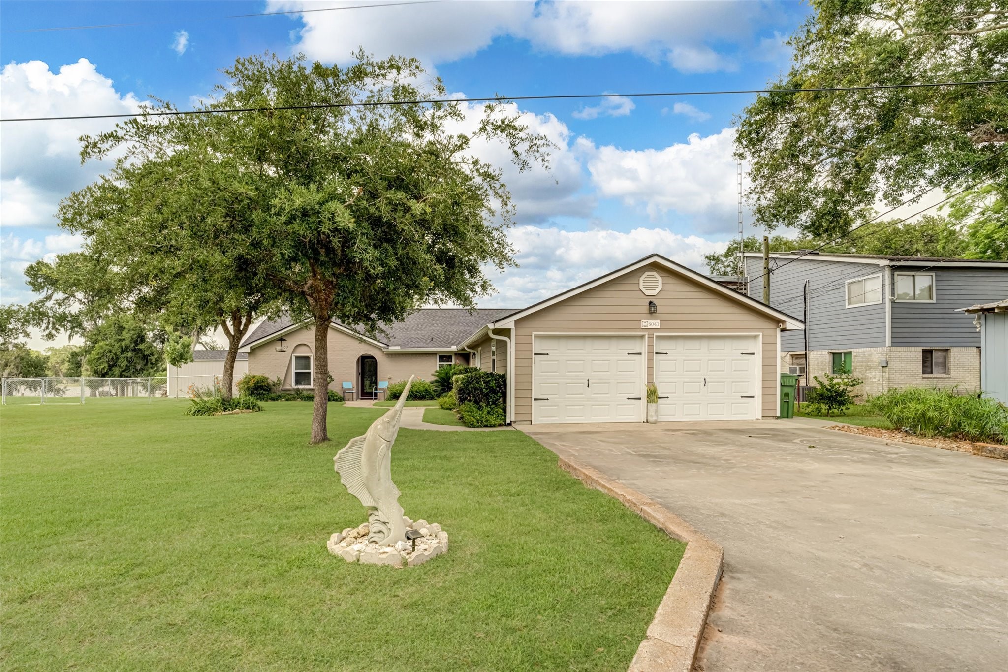 6041 Lazy Lane Property Photo