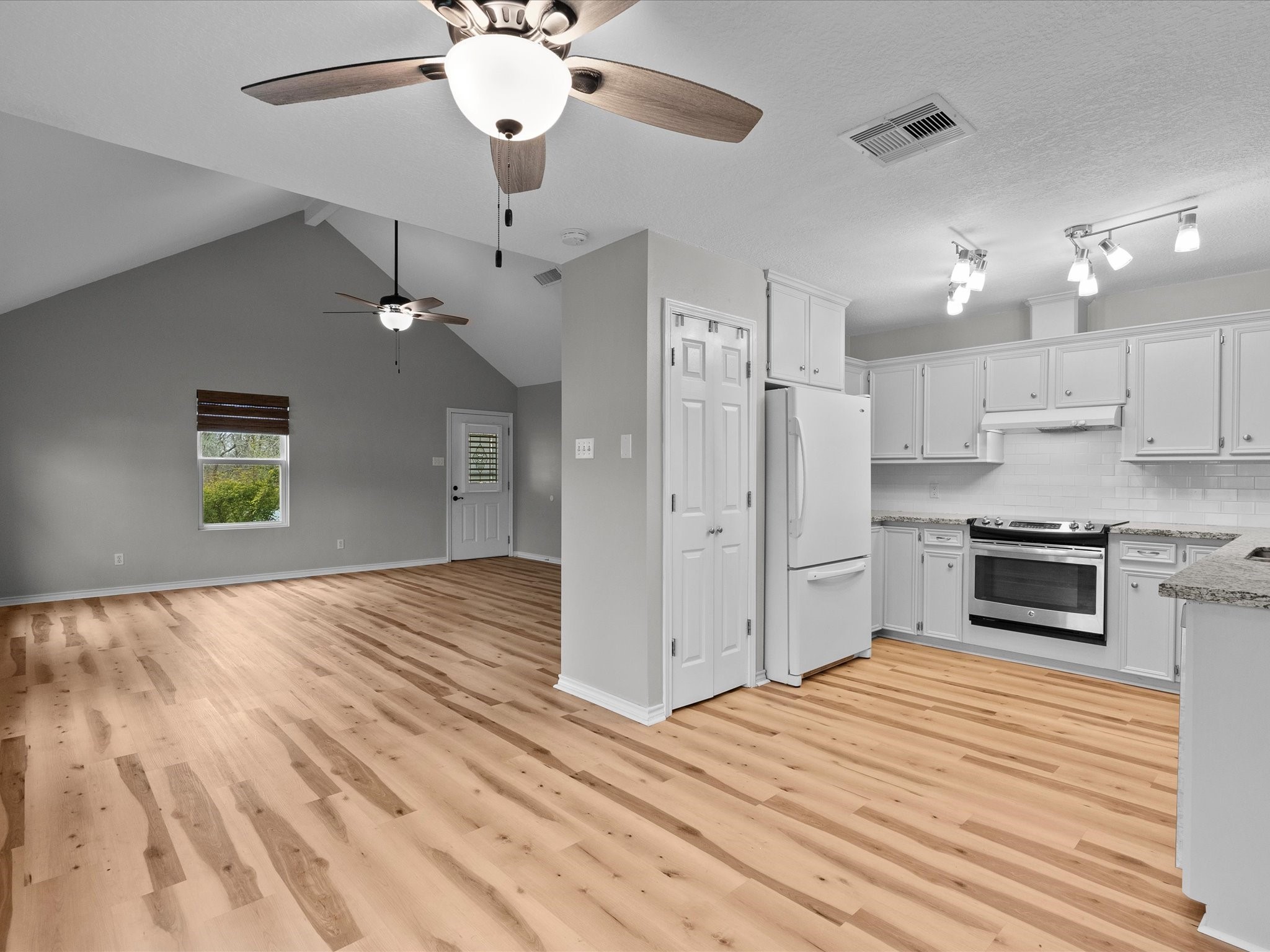 5317 County Road 868e Property Photo 5