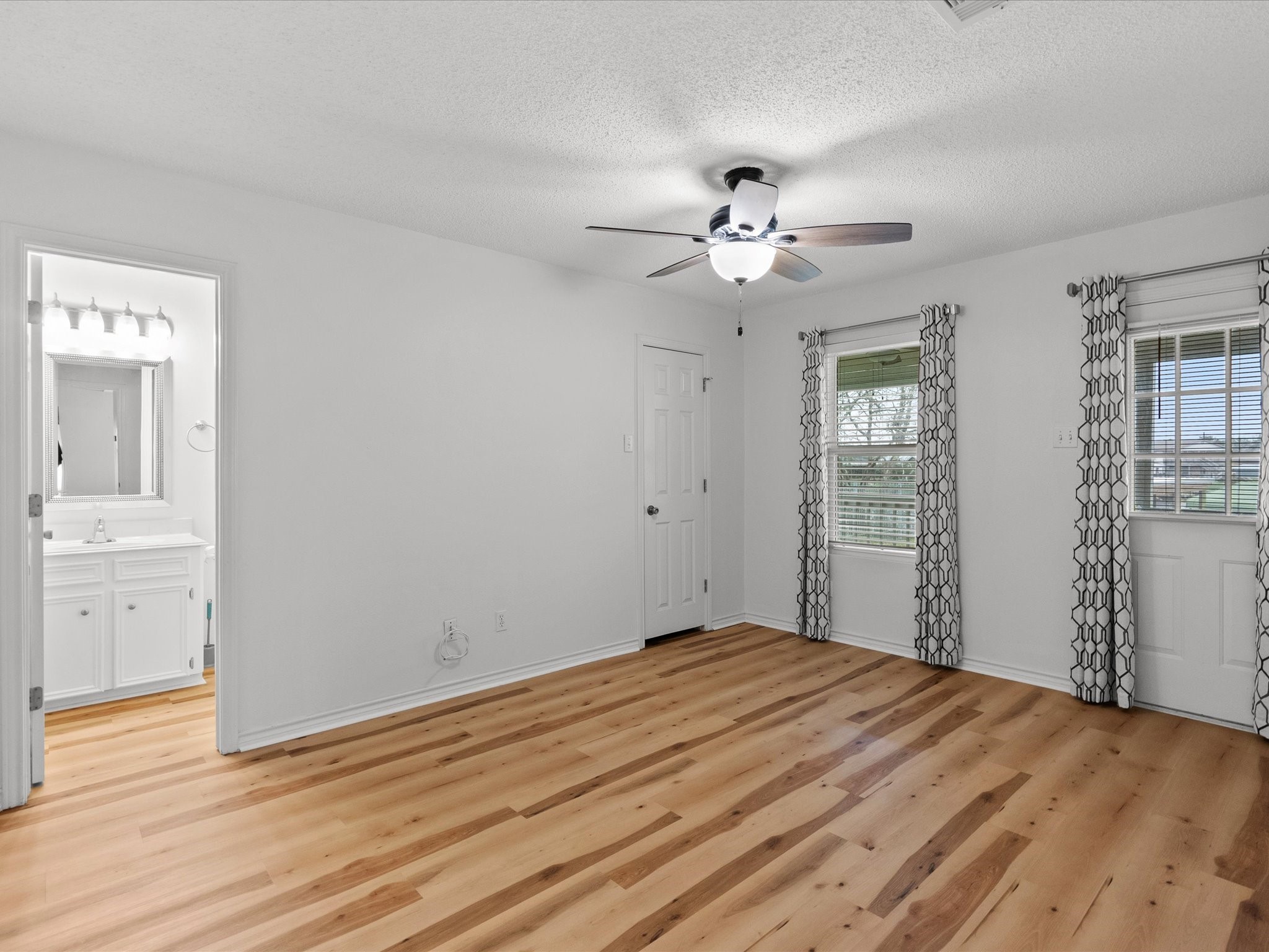 5317 County Road 868e Property Photo 9