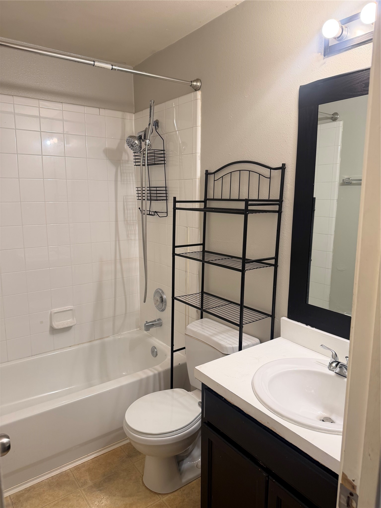 7527 Kennemer Drive Property Photo 4