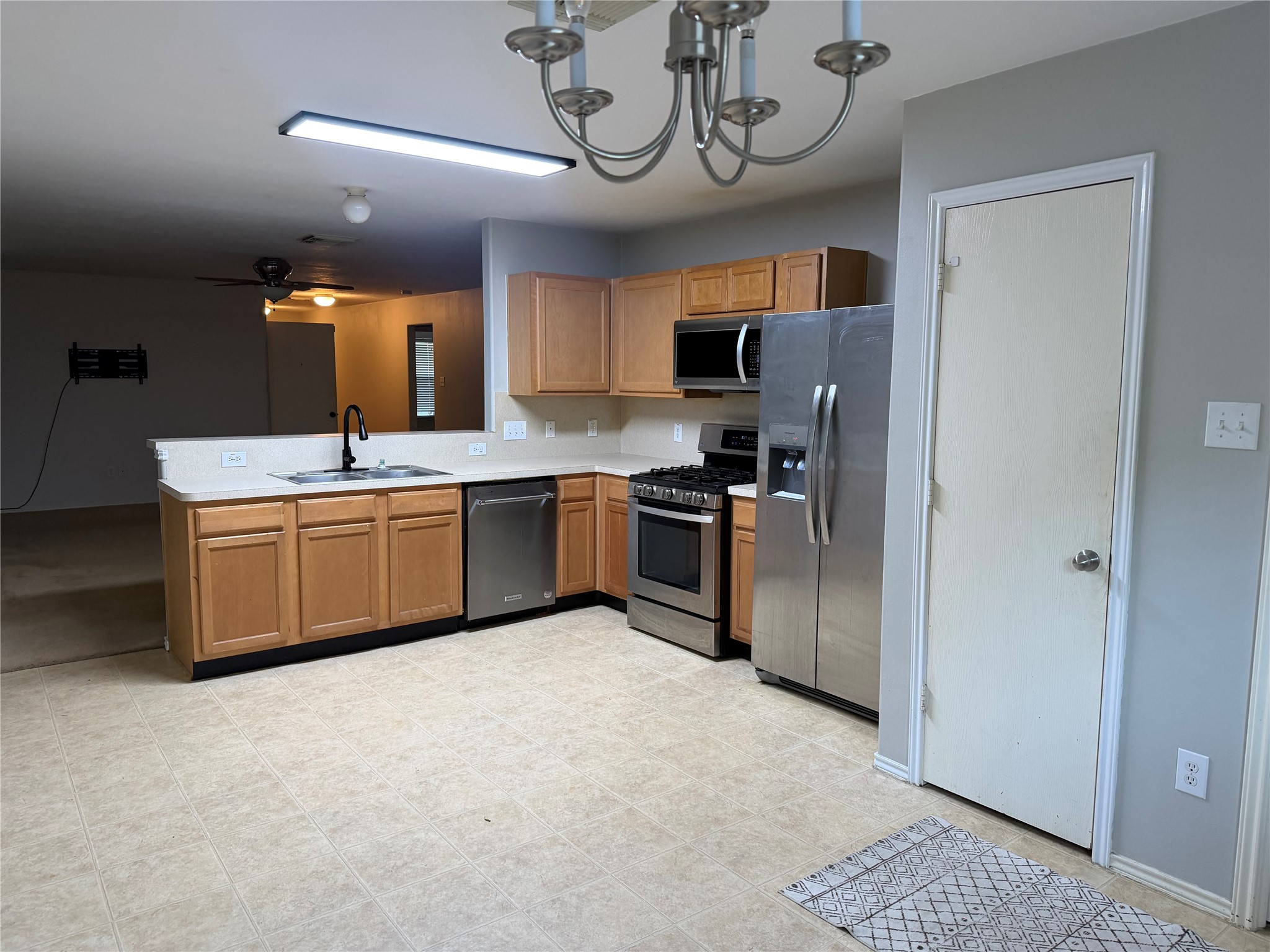 7527 Kennemer Drive Property Photo 9