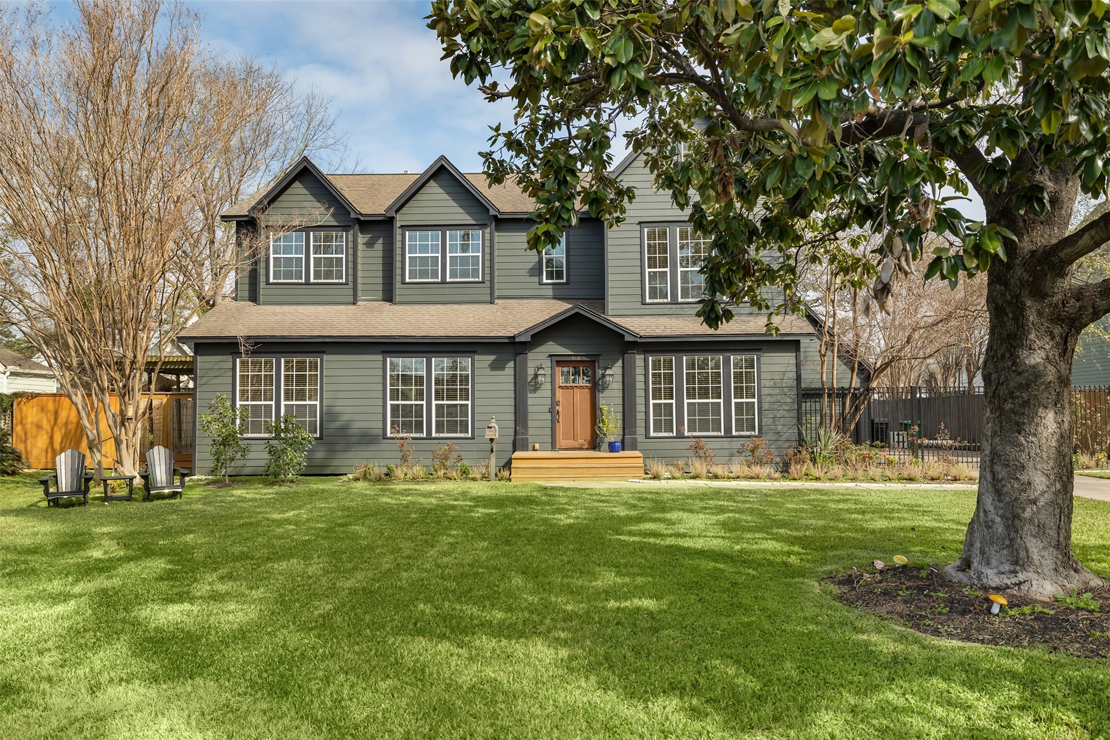 516 W 30th Street Property Photo