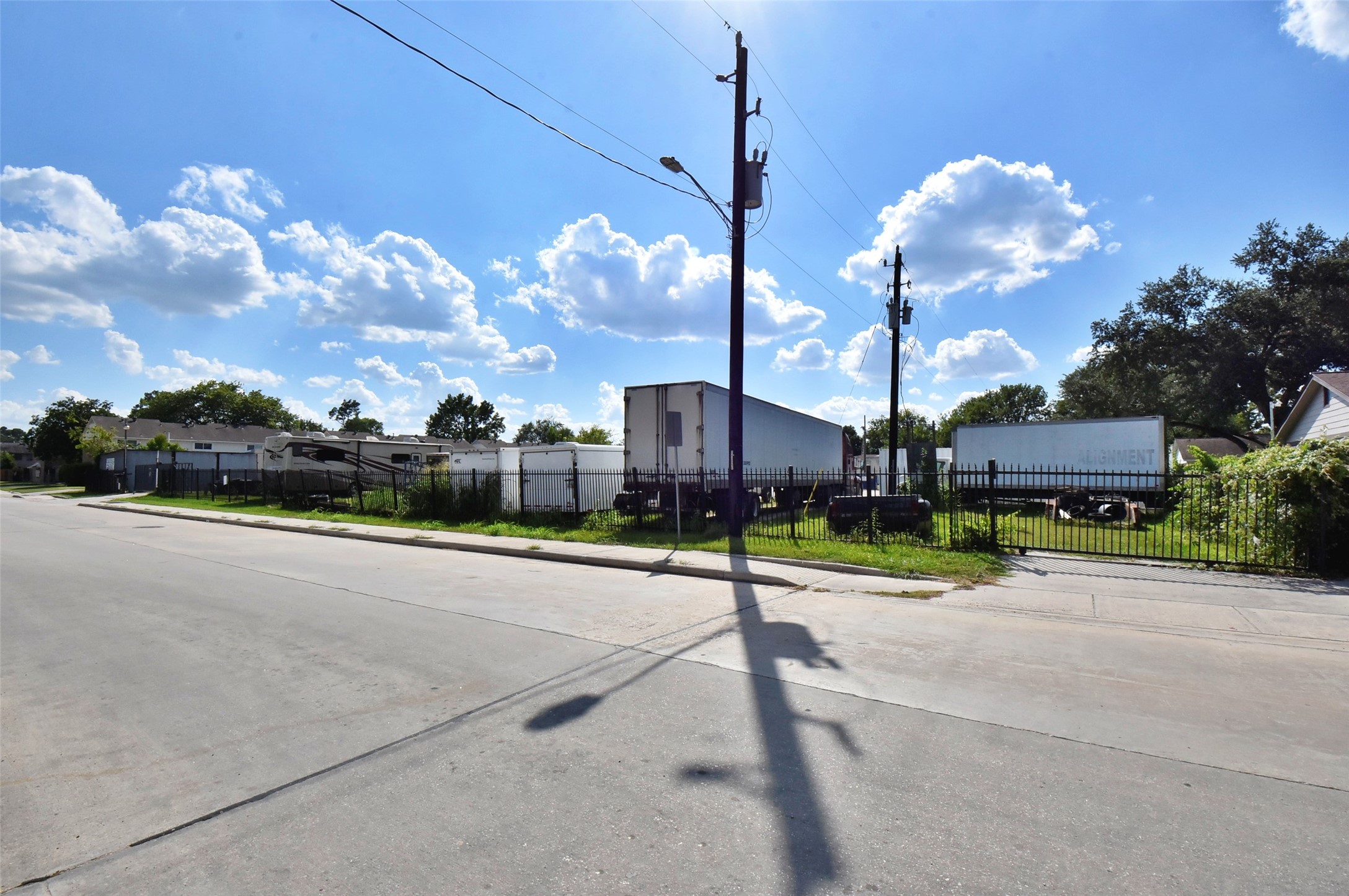 1915 Sherwood Forest Street Property Photo 14