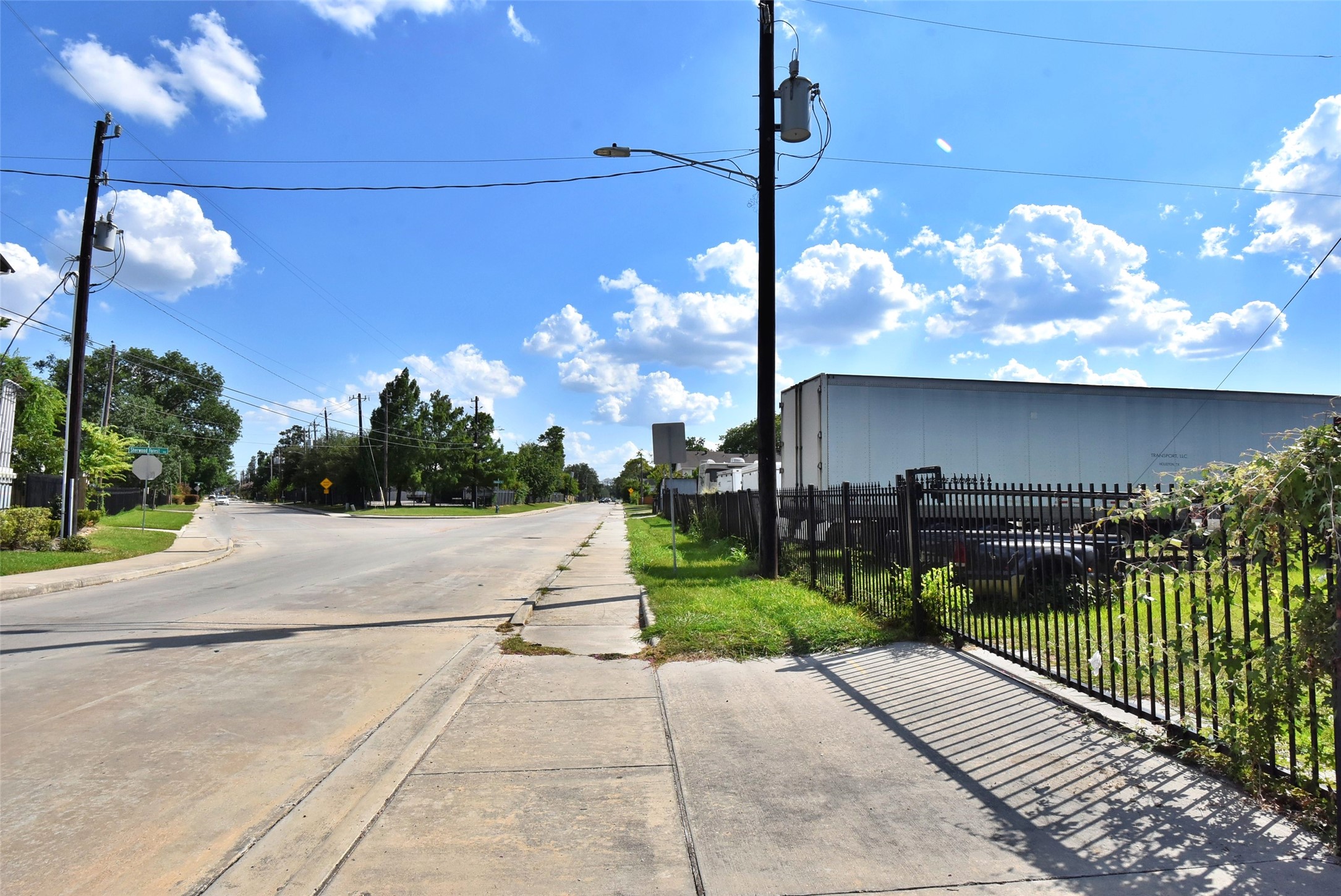 1915 Sherwood Forest Street Property Photo 15