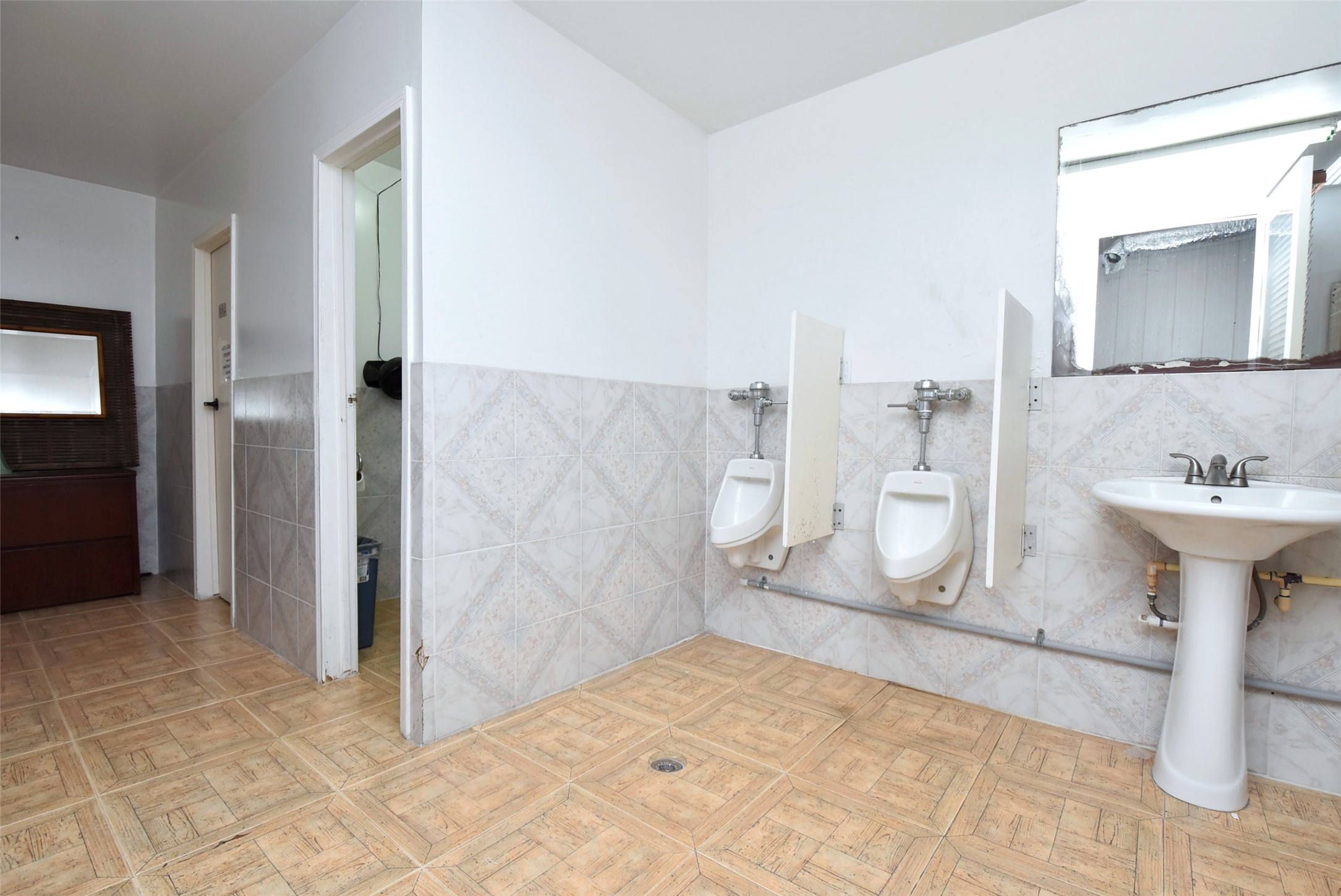 1915 Sherwood Forest Street Property Photo 29