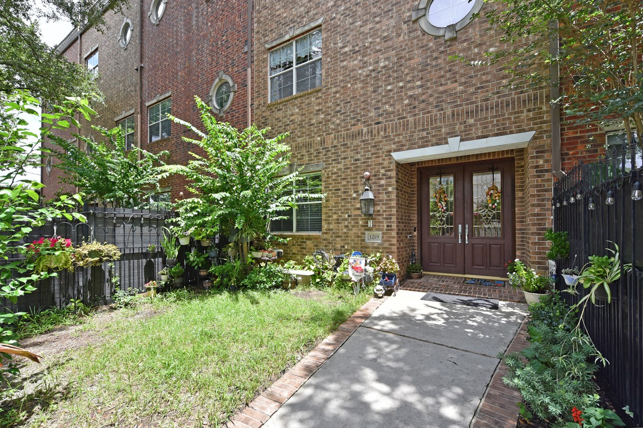 1219 Rosedale Street Property Photo 3