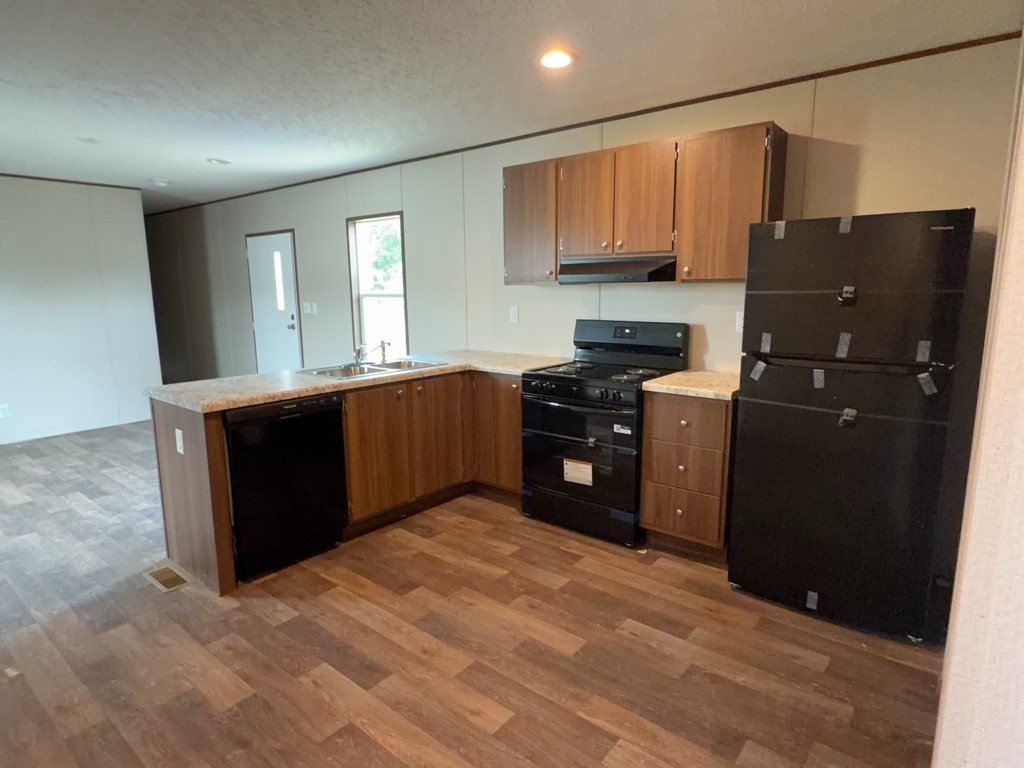 3046 5914 15 Property Photo 3