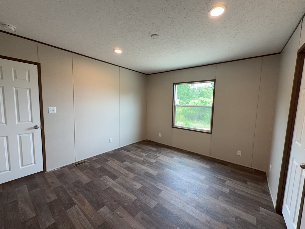 3046 5914 15 Property Photo 9