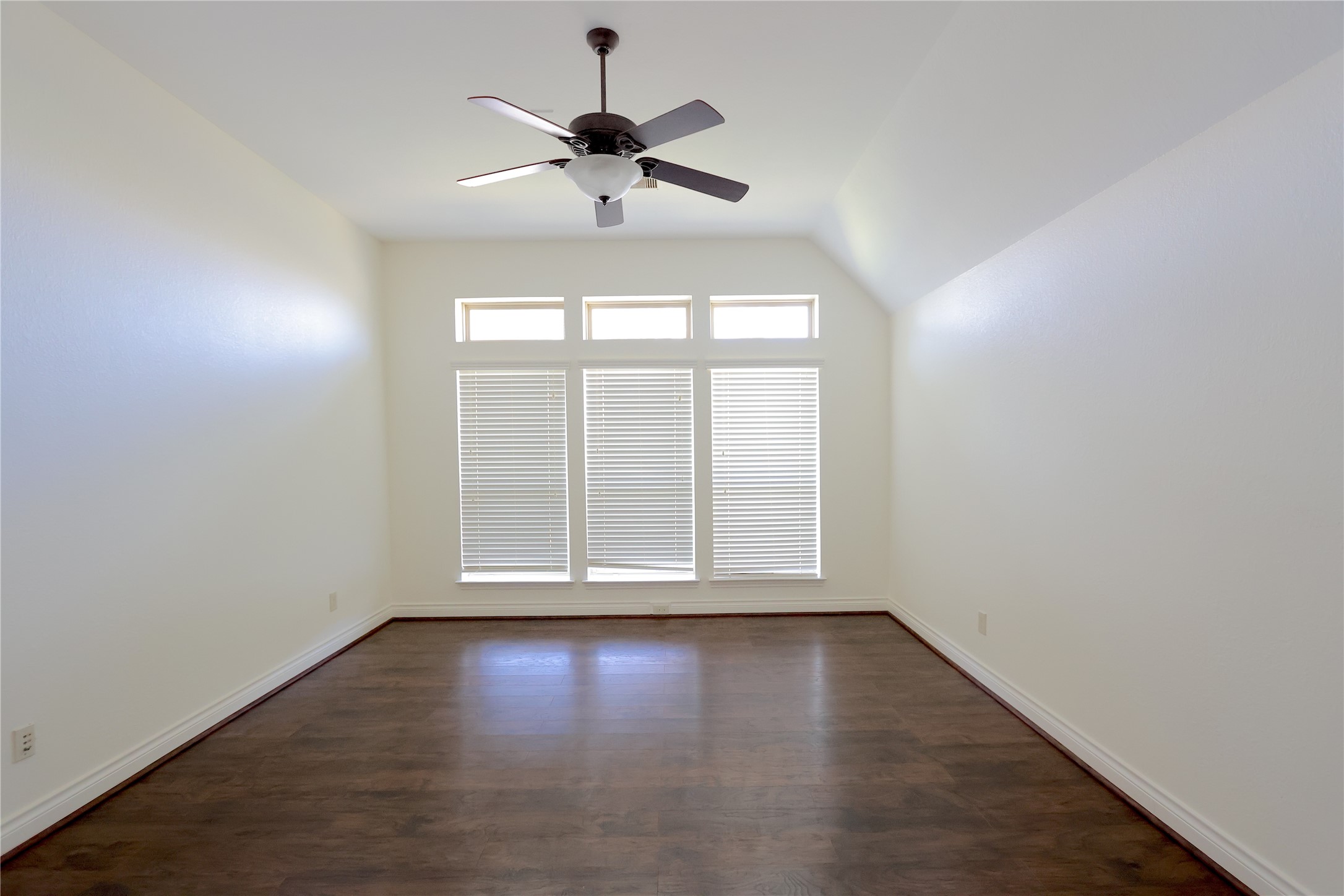 10226 Rouken Glen Court Property Photo 9
