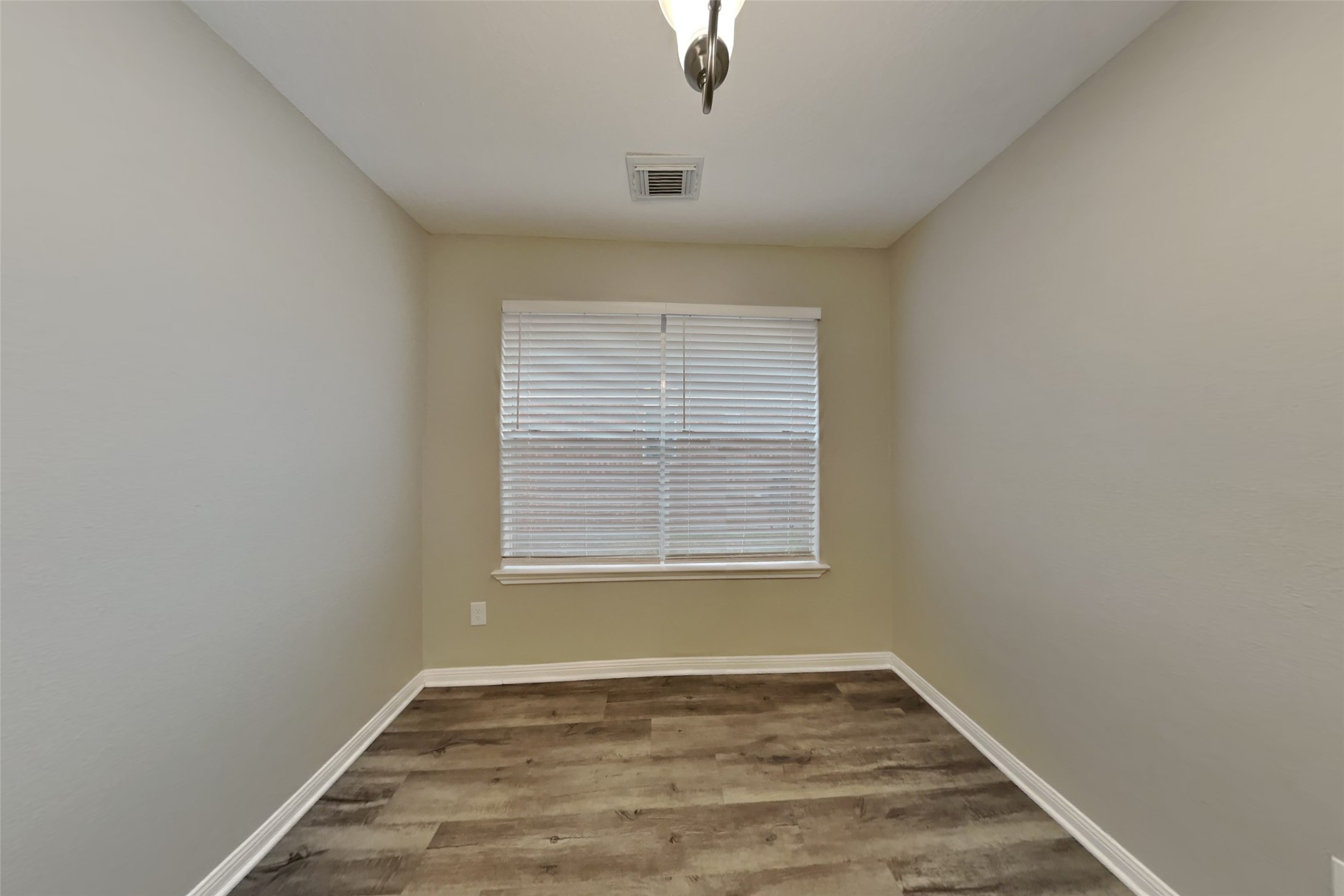 19302 Winding Branch Drive Property Photo 6
