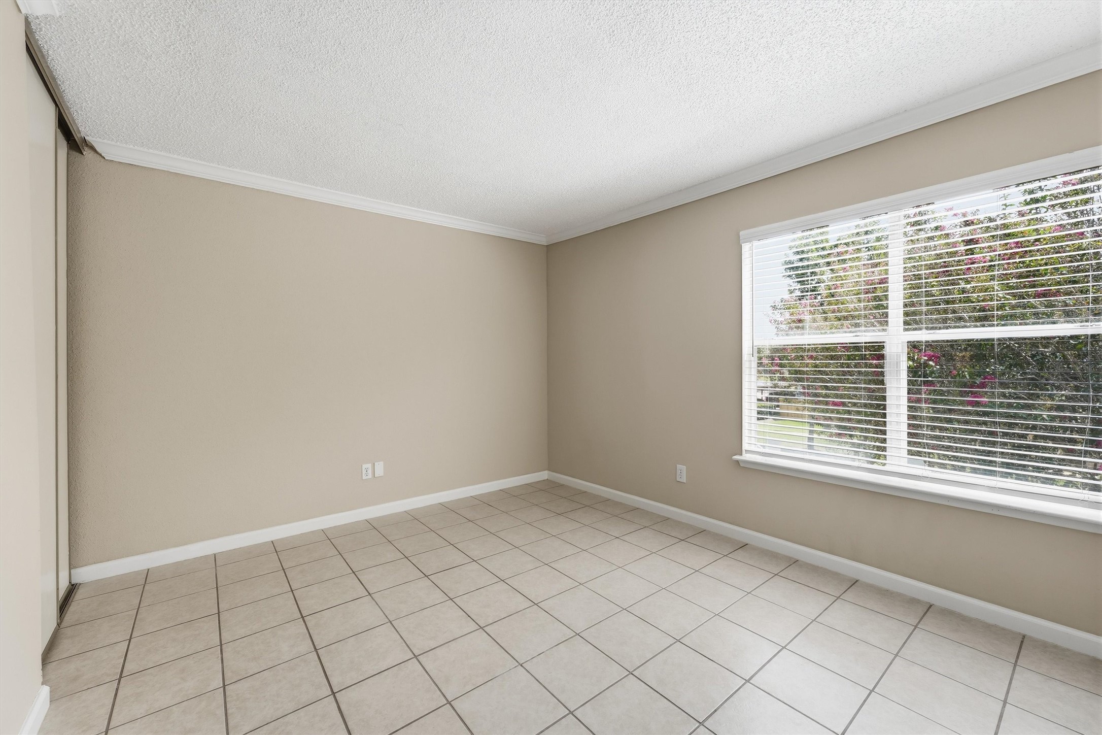 2808 Grants Lake Boulevard 304 Property Photo 11