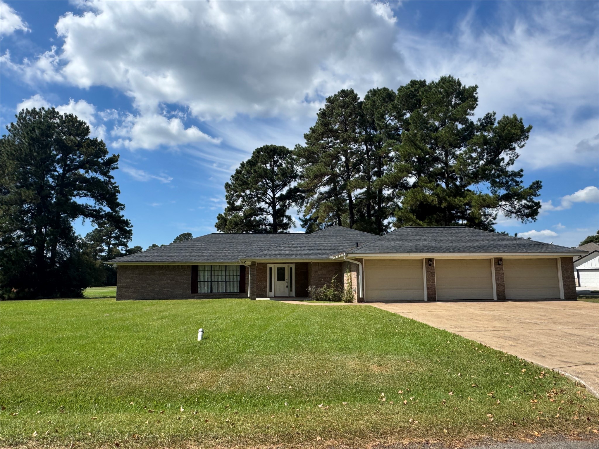 20 Shallow Springs Property Photo 1