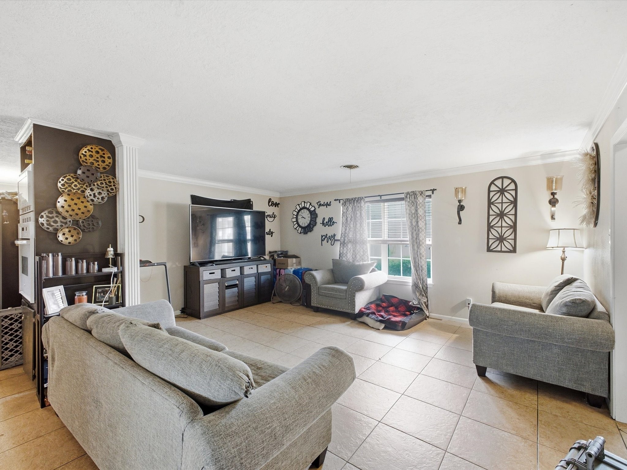 2104 French Place Property Photo 5