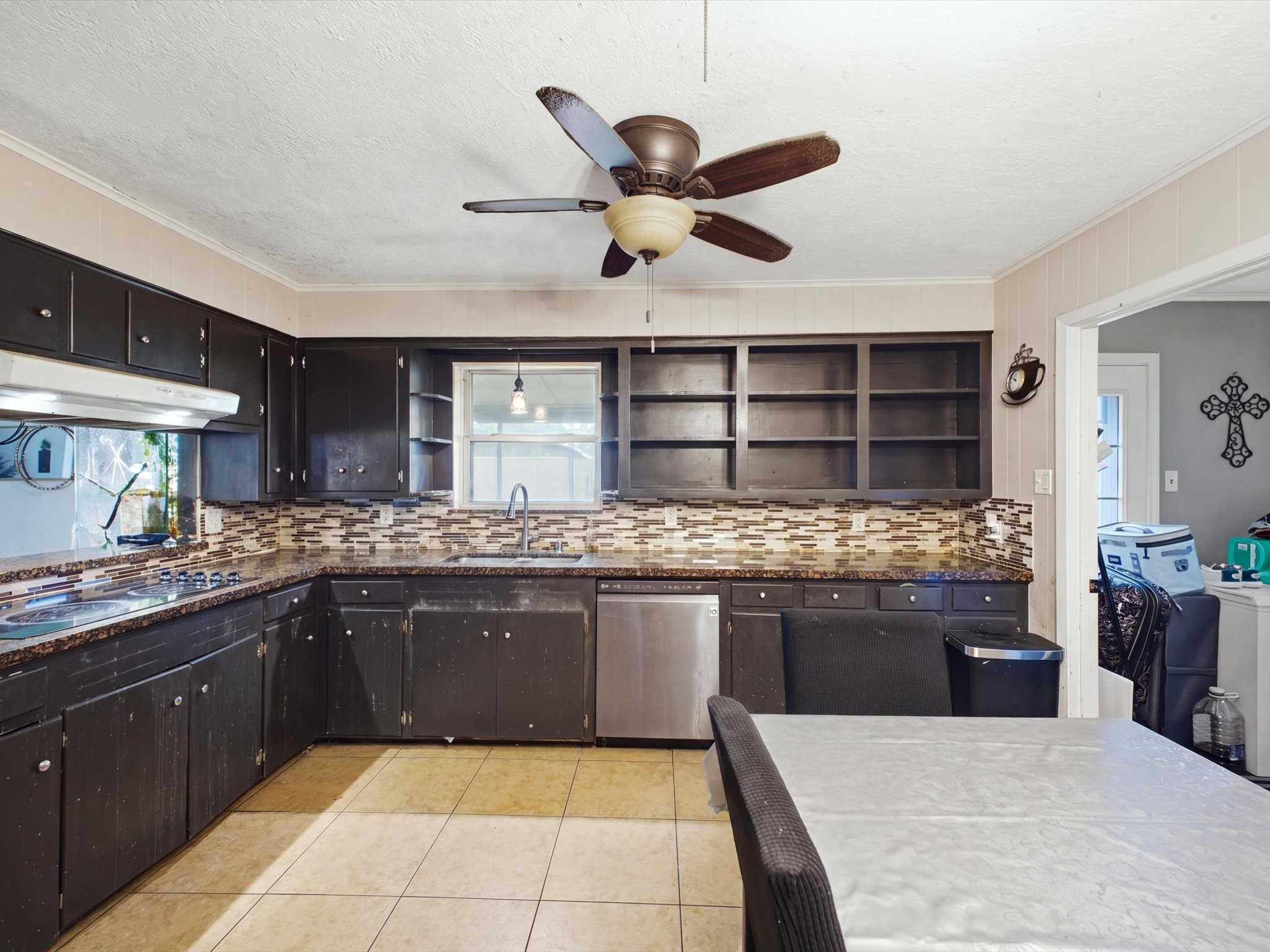 2104 French Place Property Photo 7