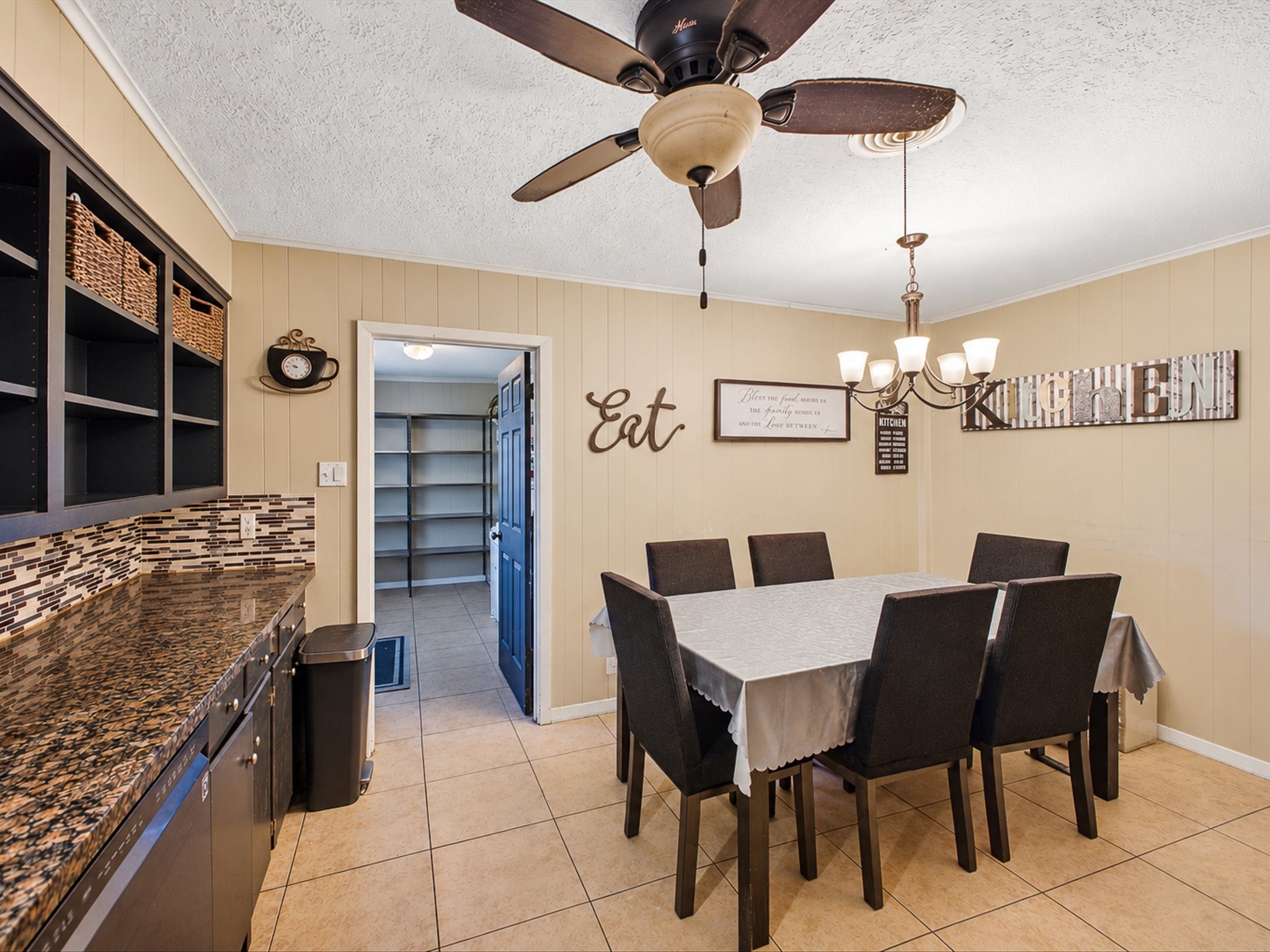 2104 French Place Property Photo 9