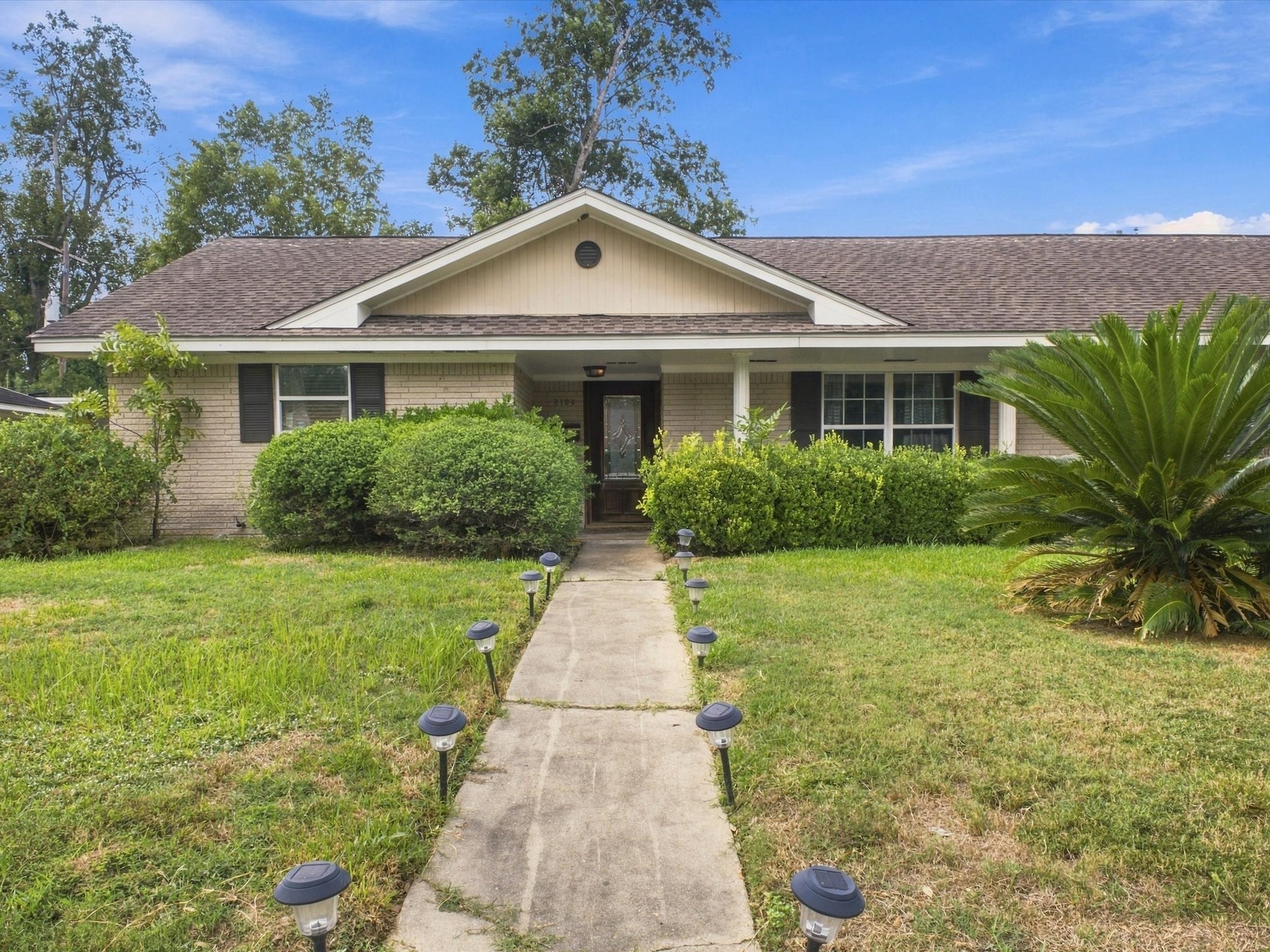 2104 French Place Property Photo 23