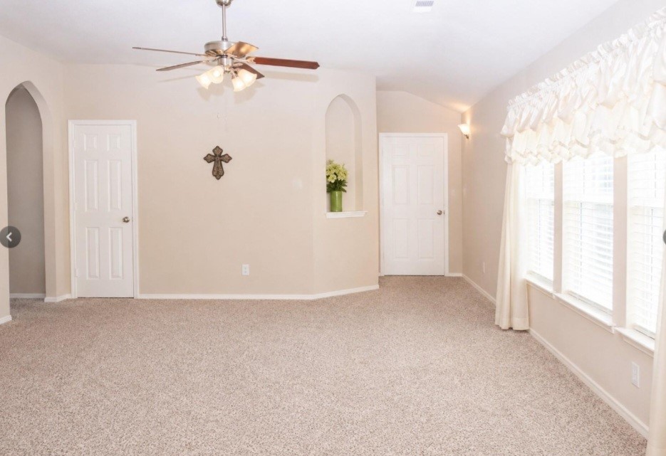 6207 Lovage Avenue Property Photo 4