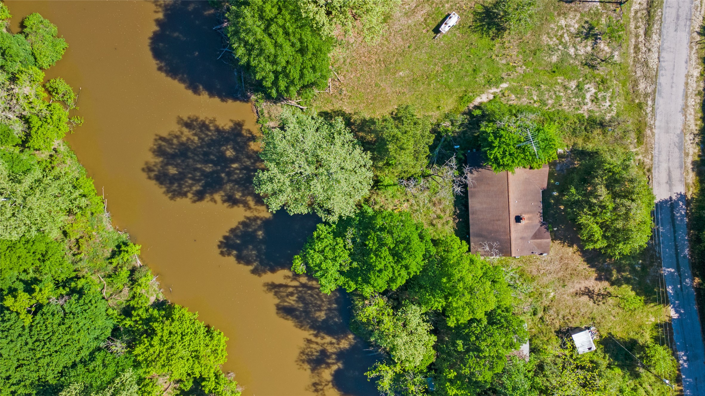 209 Fishermans Trail Property Photo 5