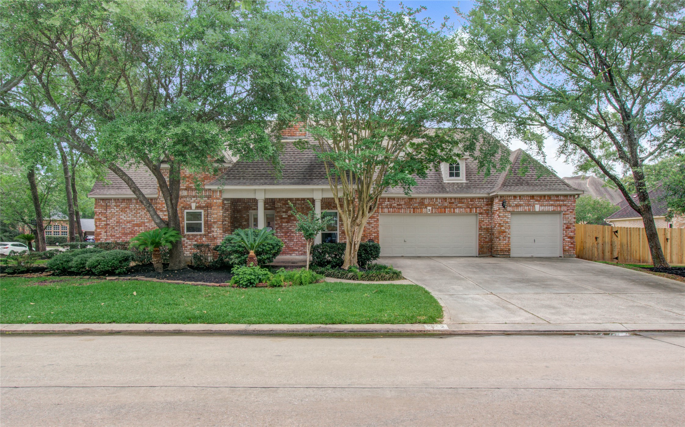 2 English Glade Court Property Photo 8