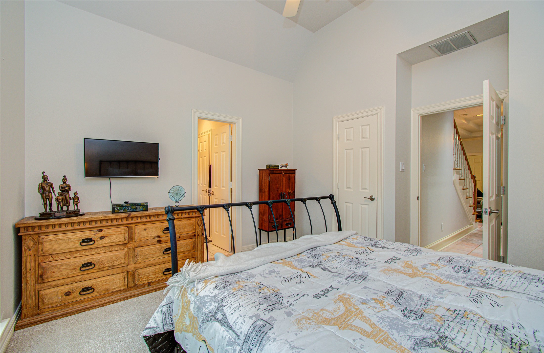 2 English Glade Court Property Photo 25