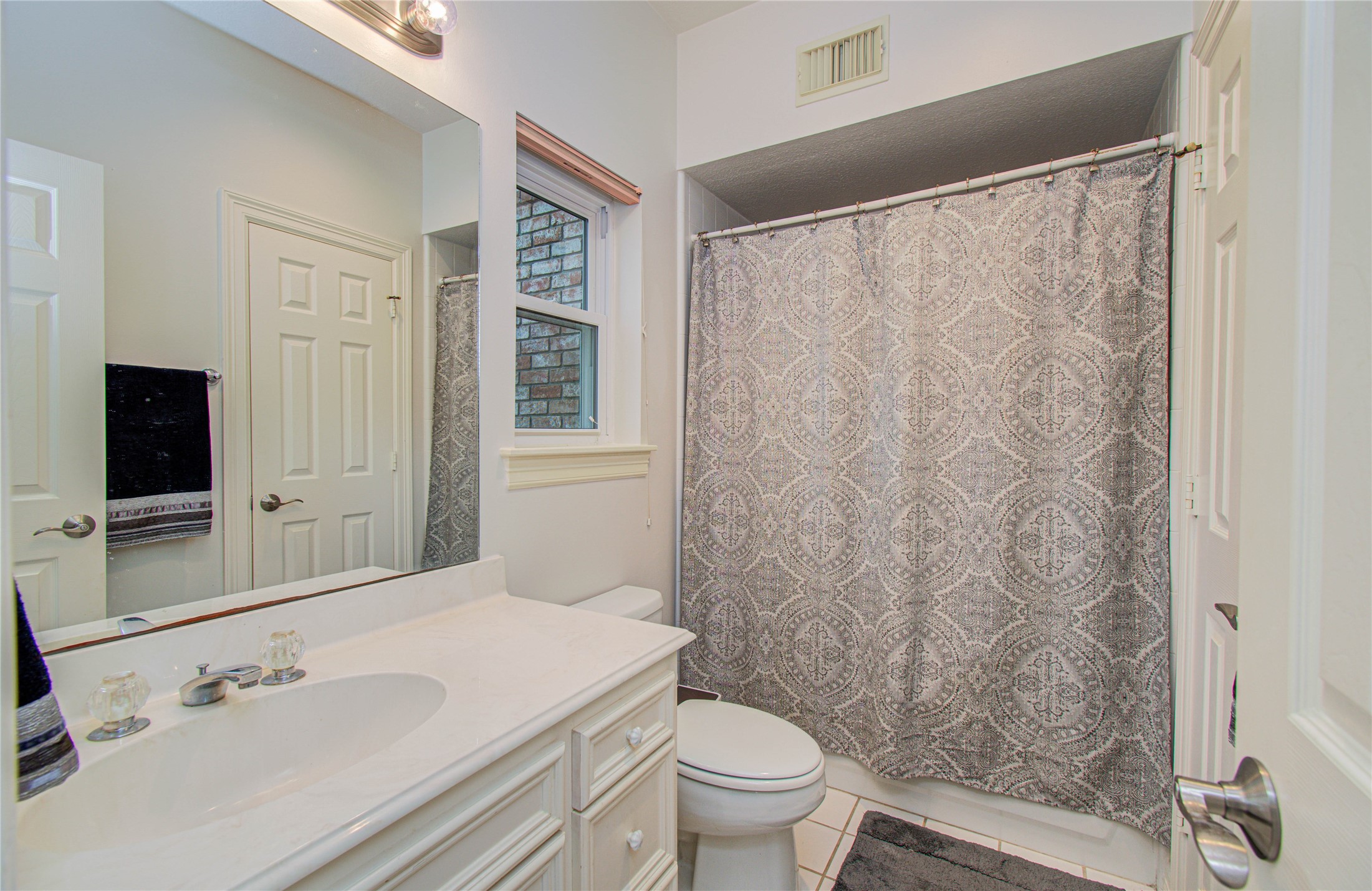 2 English Glade Court Property Photo 26