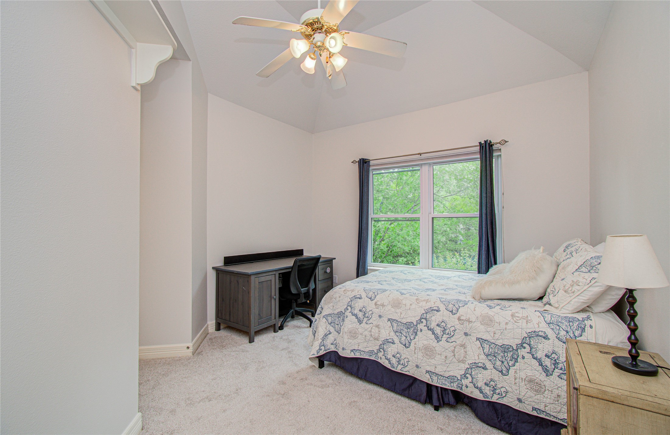 2 English Glade Court Property Photo 34