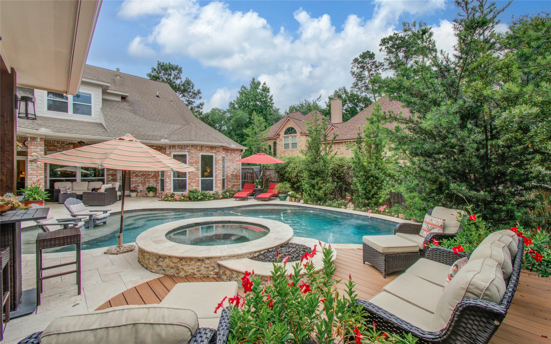 2 English Glade Court Property Photo 45