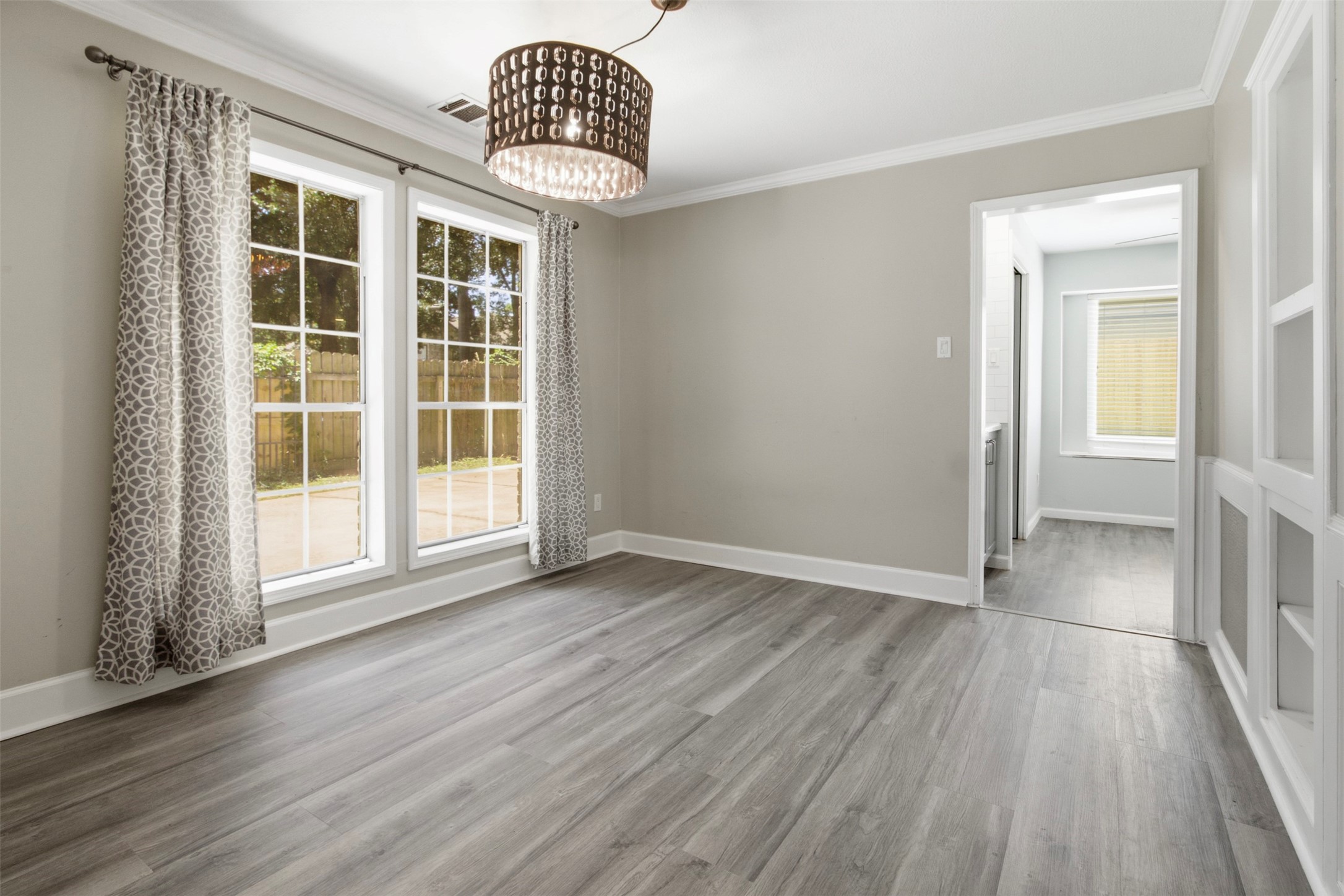 15211 River Park Drive Property Photo 4
