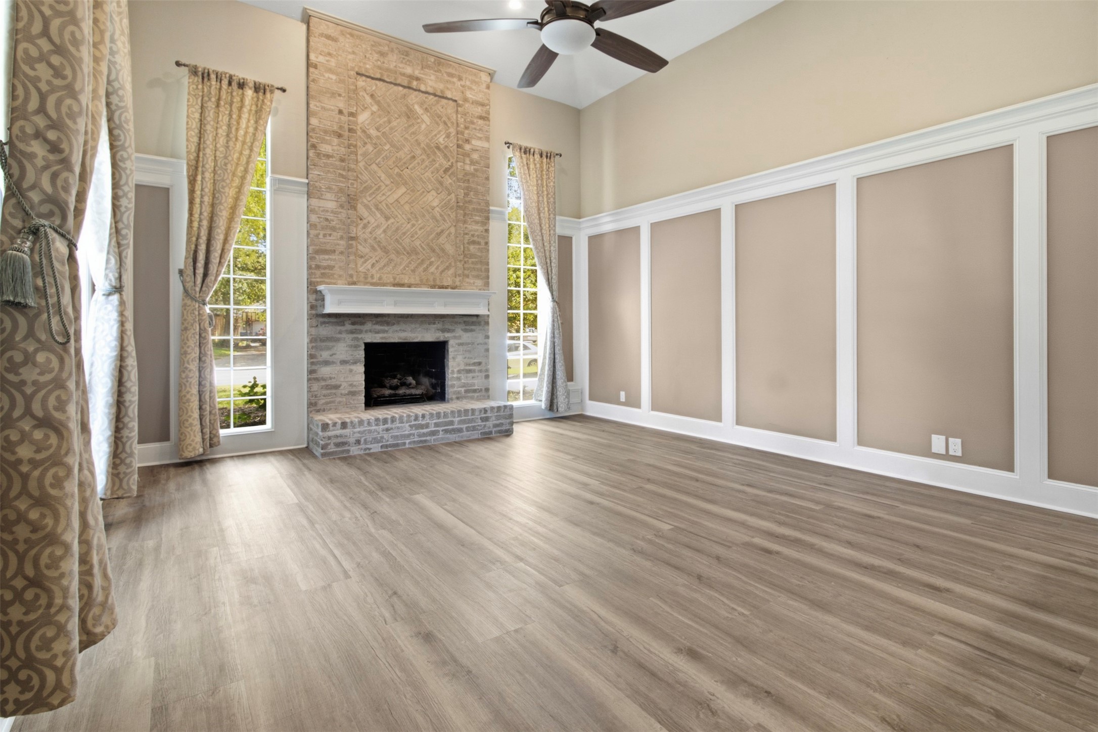 15211 River Park Drive Property Photo 5