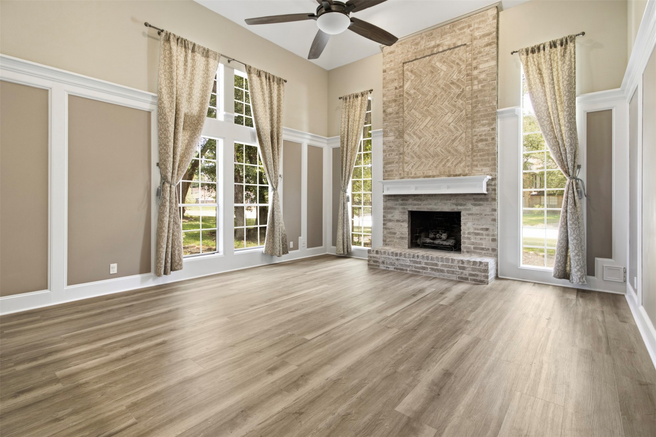 15211 River Park Drive Property Photo 6
