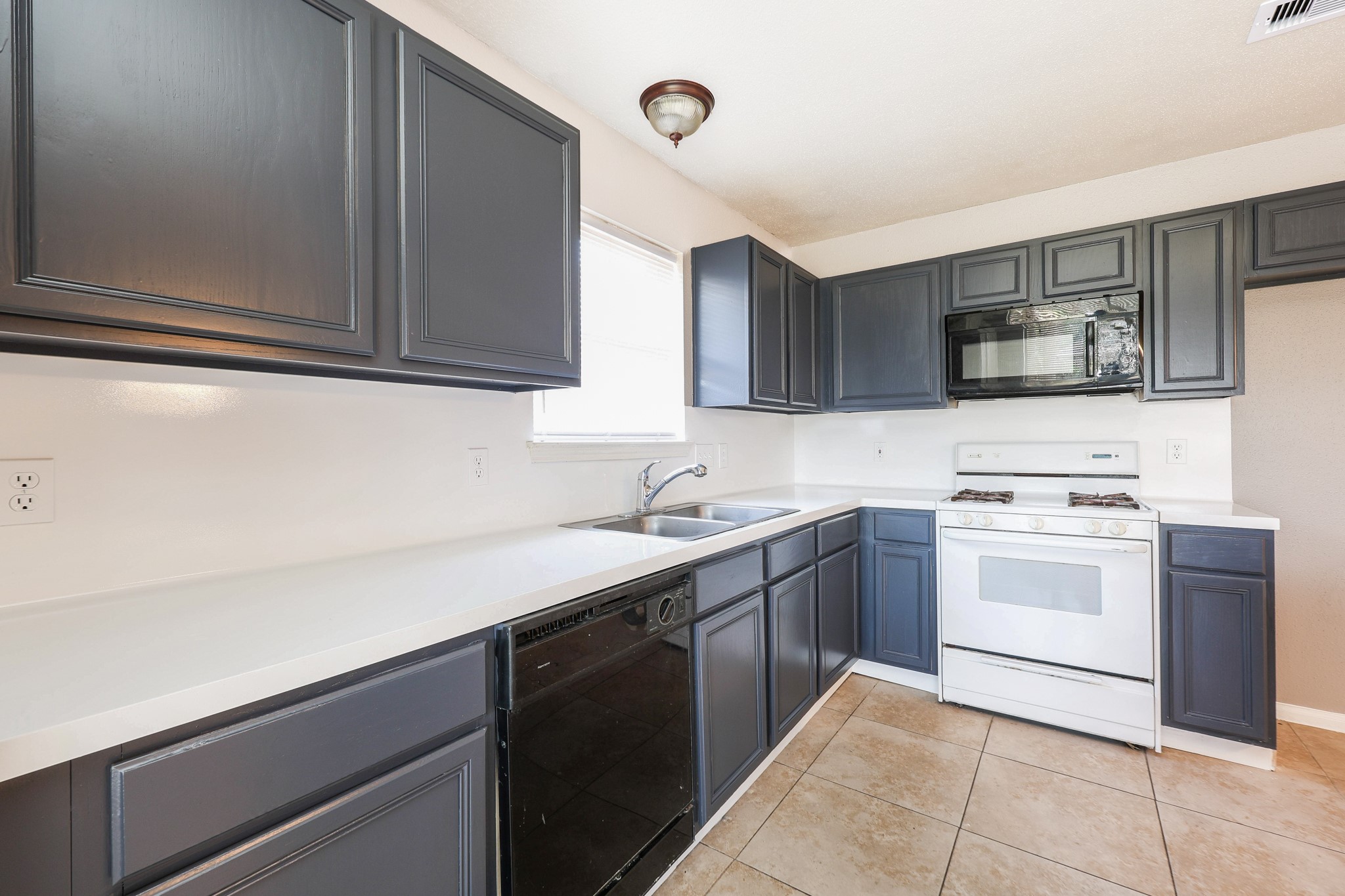 2306 Old Oak Lane Property Photo 6