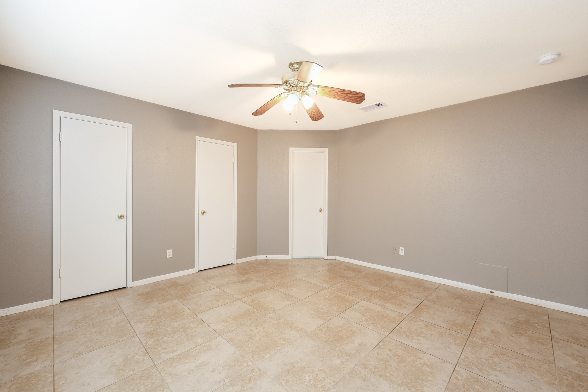 2306 Old Oak Lane Property Photo 9