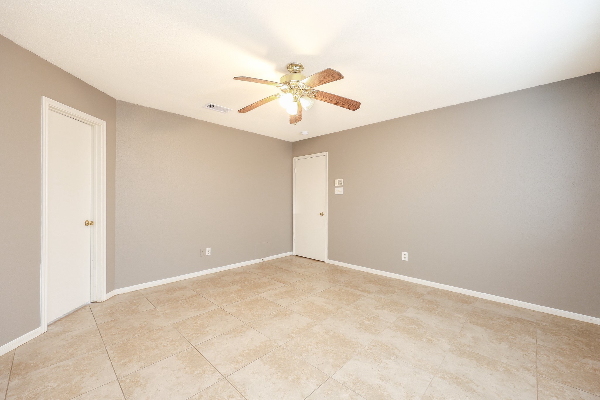 2306 Old Oak Lane Property Photo 10