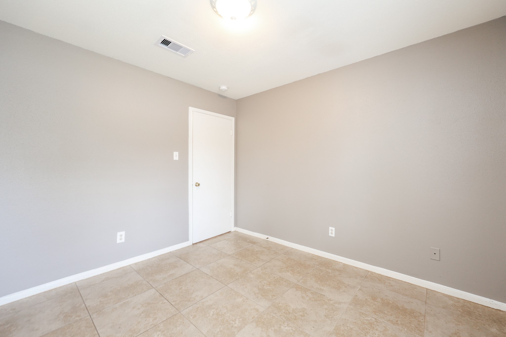 2306 Old Oak Lane Property Photo 15